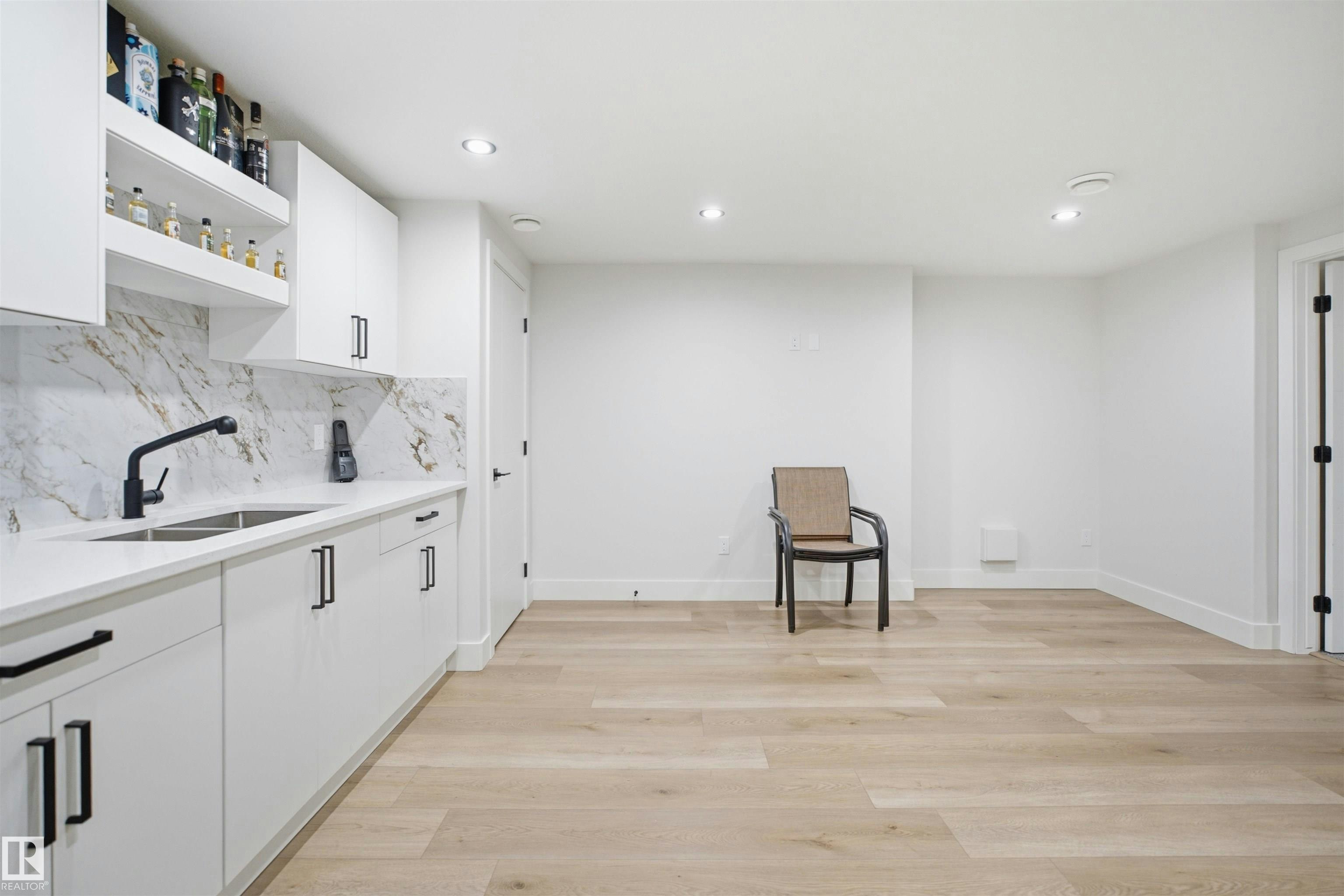 304 33 Avenue, Edmonton, AB, T6T 2V8 - 45