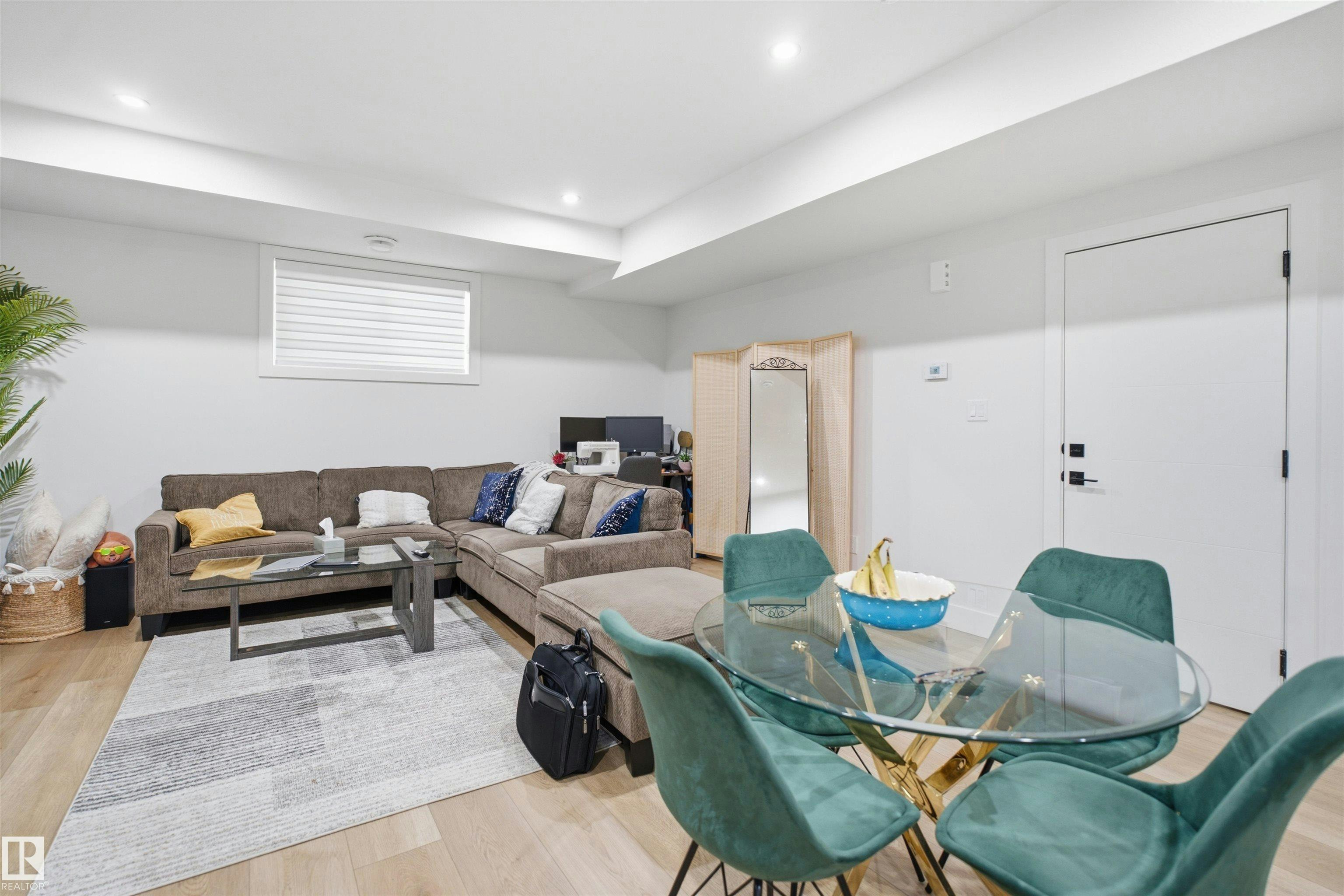 304 33 Avenue, Edmonton, AB, T6T 2V8 - 52