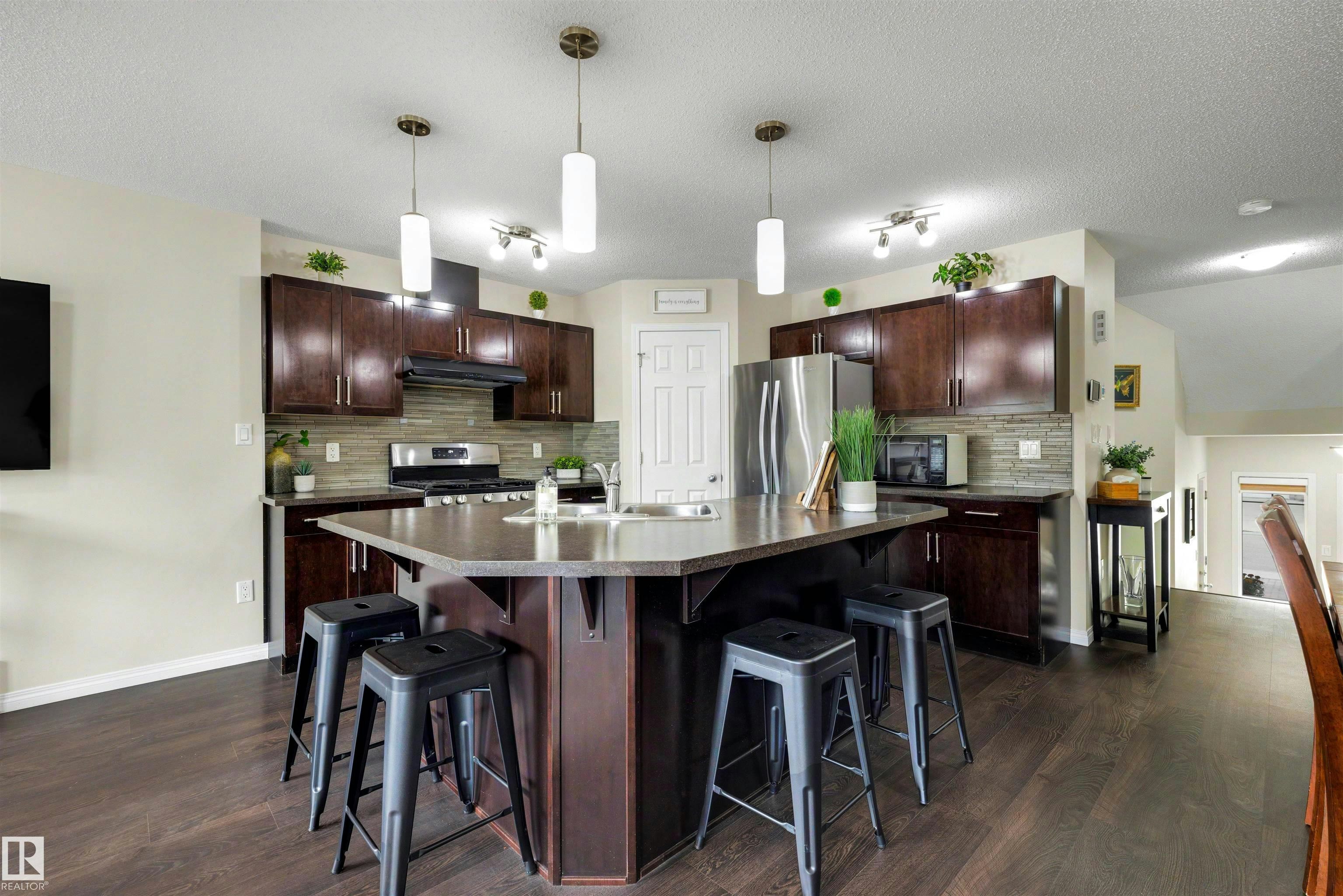 2422 Cassidy Way, Edmonton, AB, T6W 3E2