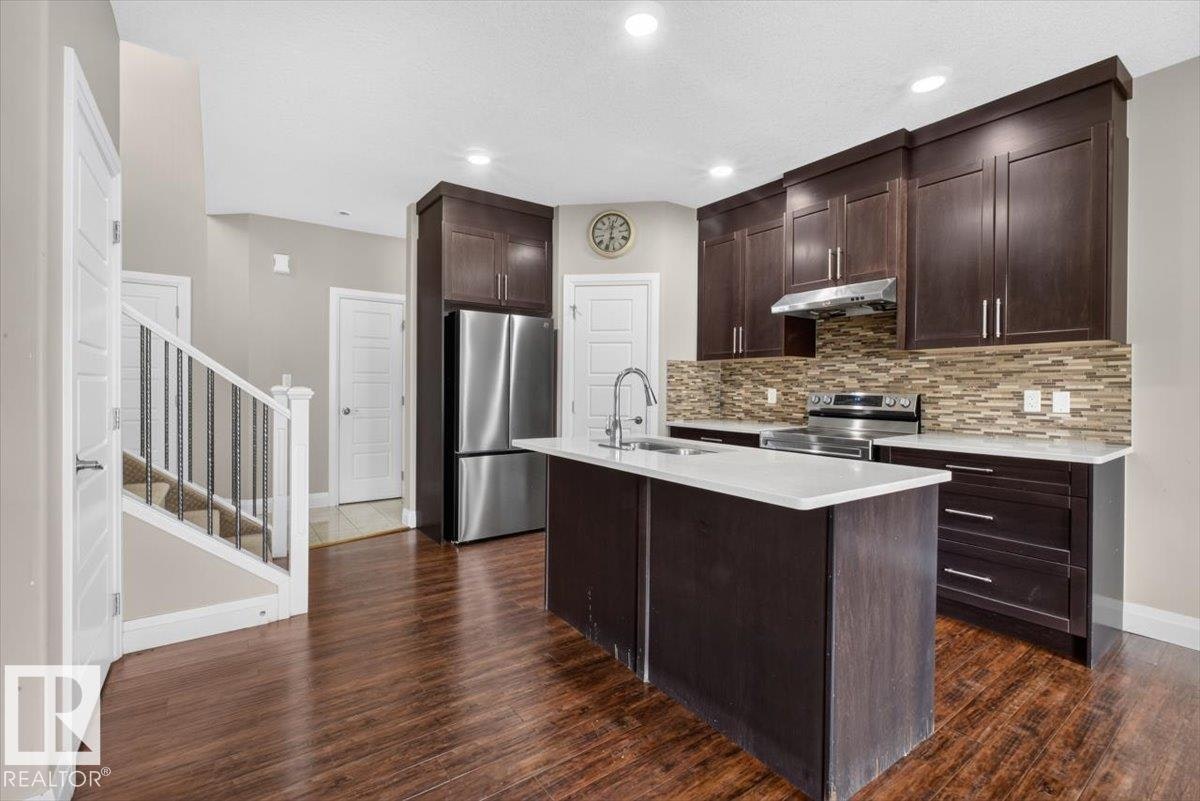 2005 15 Avenue, Edmonton, AB, T6T 2B6 - 9