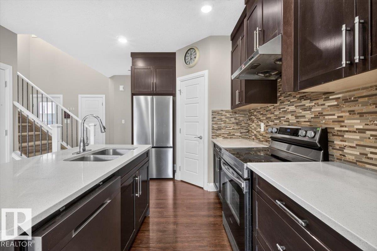 2005 15 Avenue, Edmonton, AB, T6T 2B6 - 11