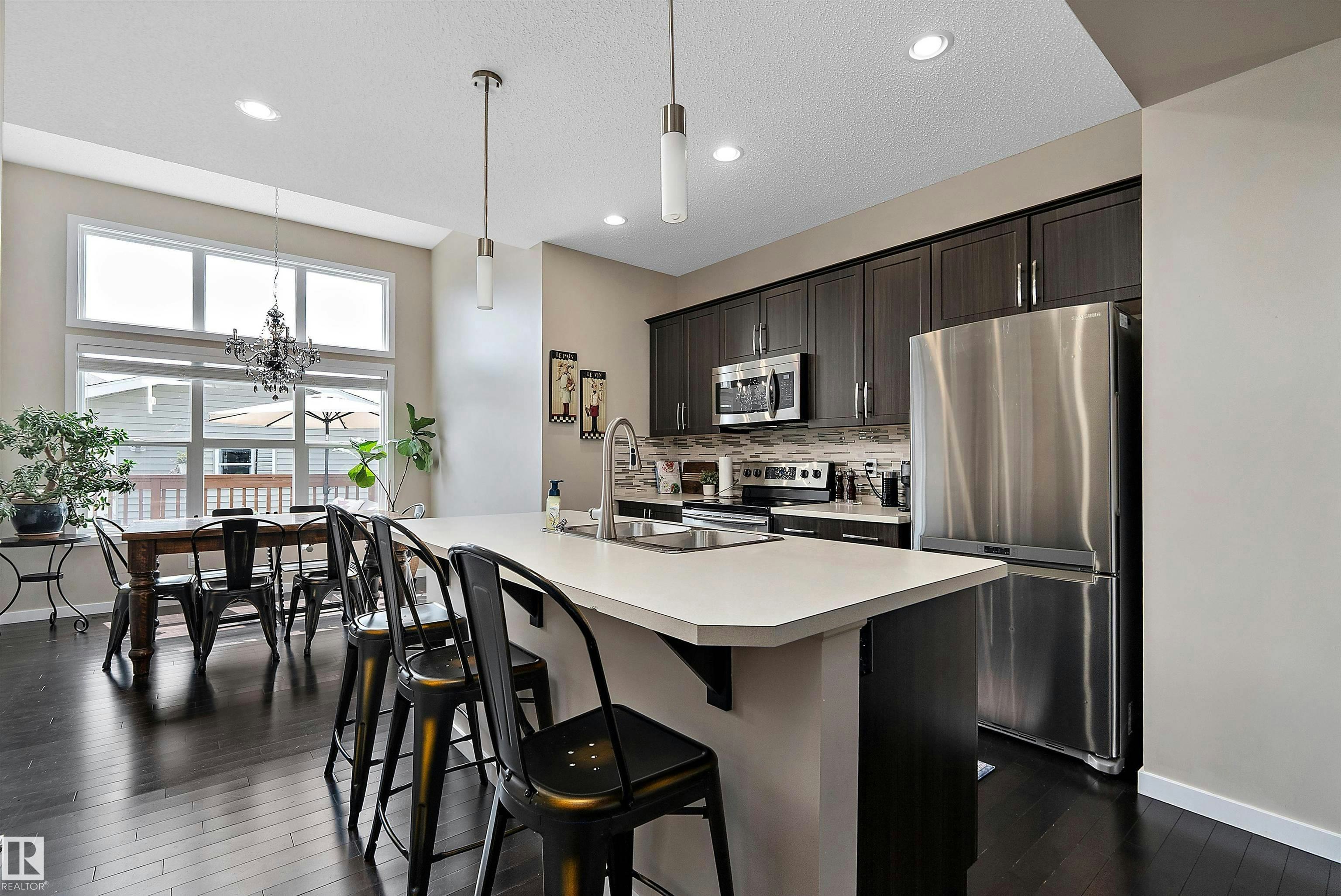 21915 99 Avenue, Edmonton, AB, T5T 4M5