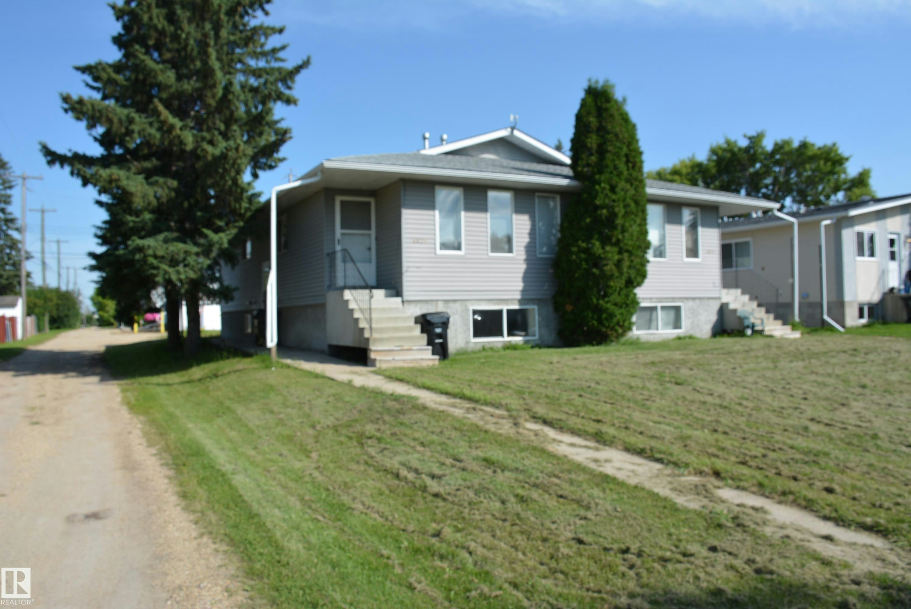 4823 & 4825 52 Street, Barrhead, AB, T7N 1G3