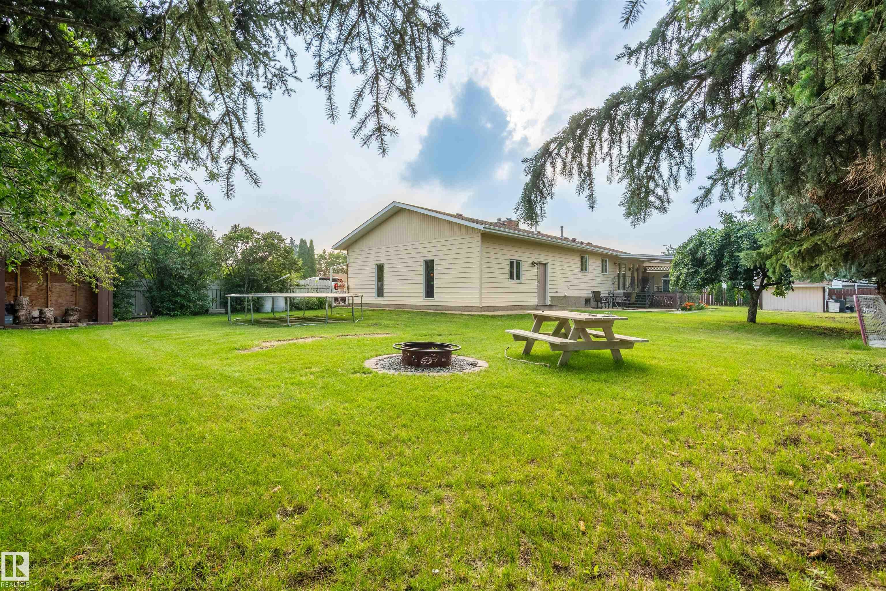 5825 52 Street, Wetaskiwin, AB, T9A 2W5