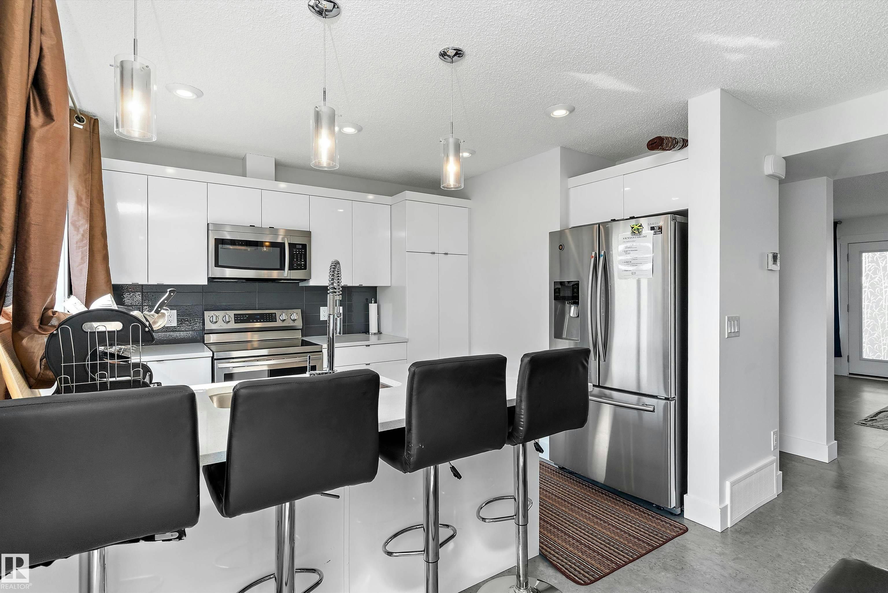 6-16335 84 Street, Edmonton, AB, T5Z 0S1 - 16