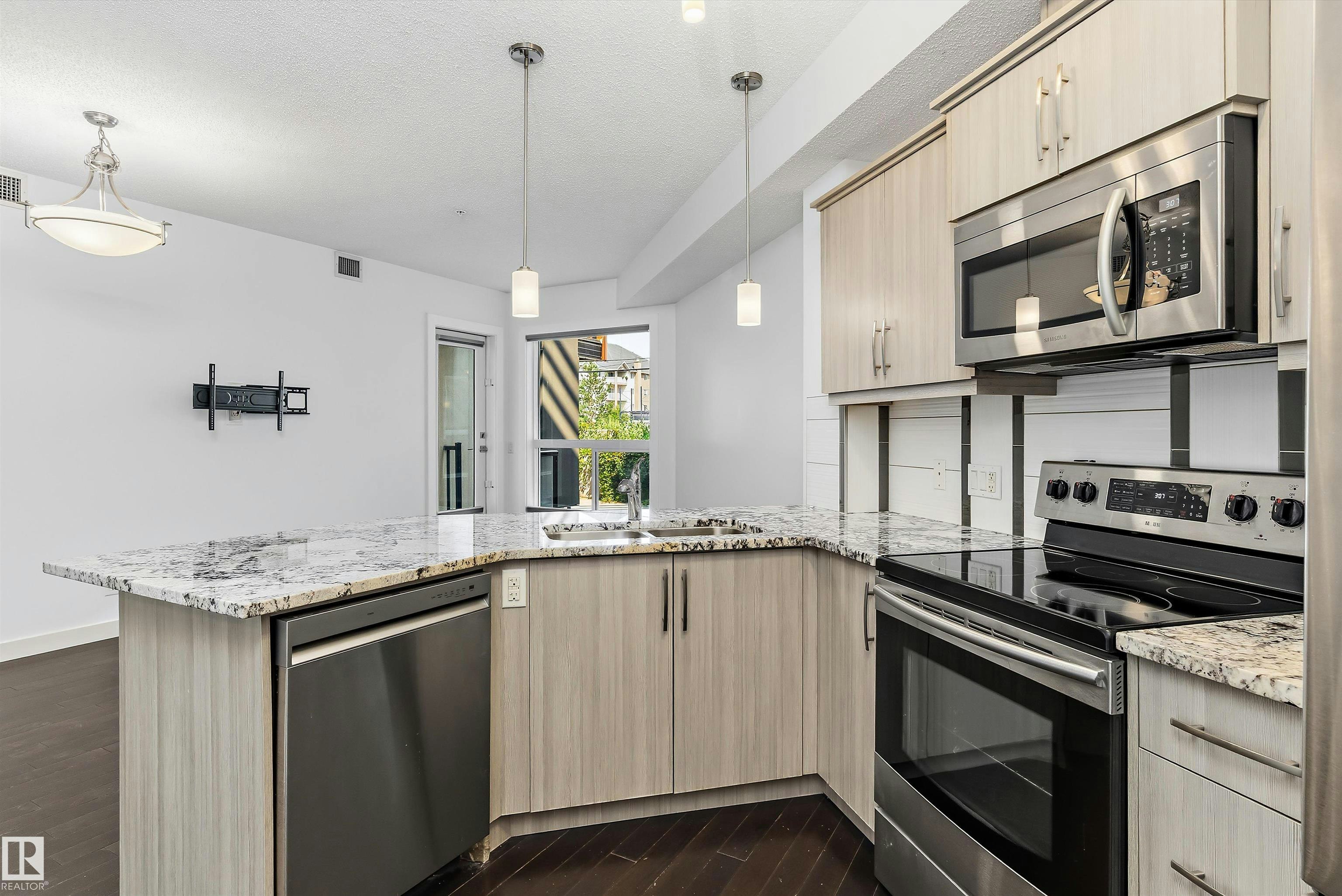 109-10523 123 Street, Edmonton, AB, T5N 1N9 - 22