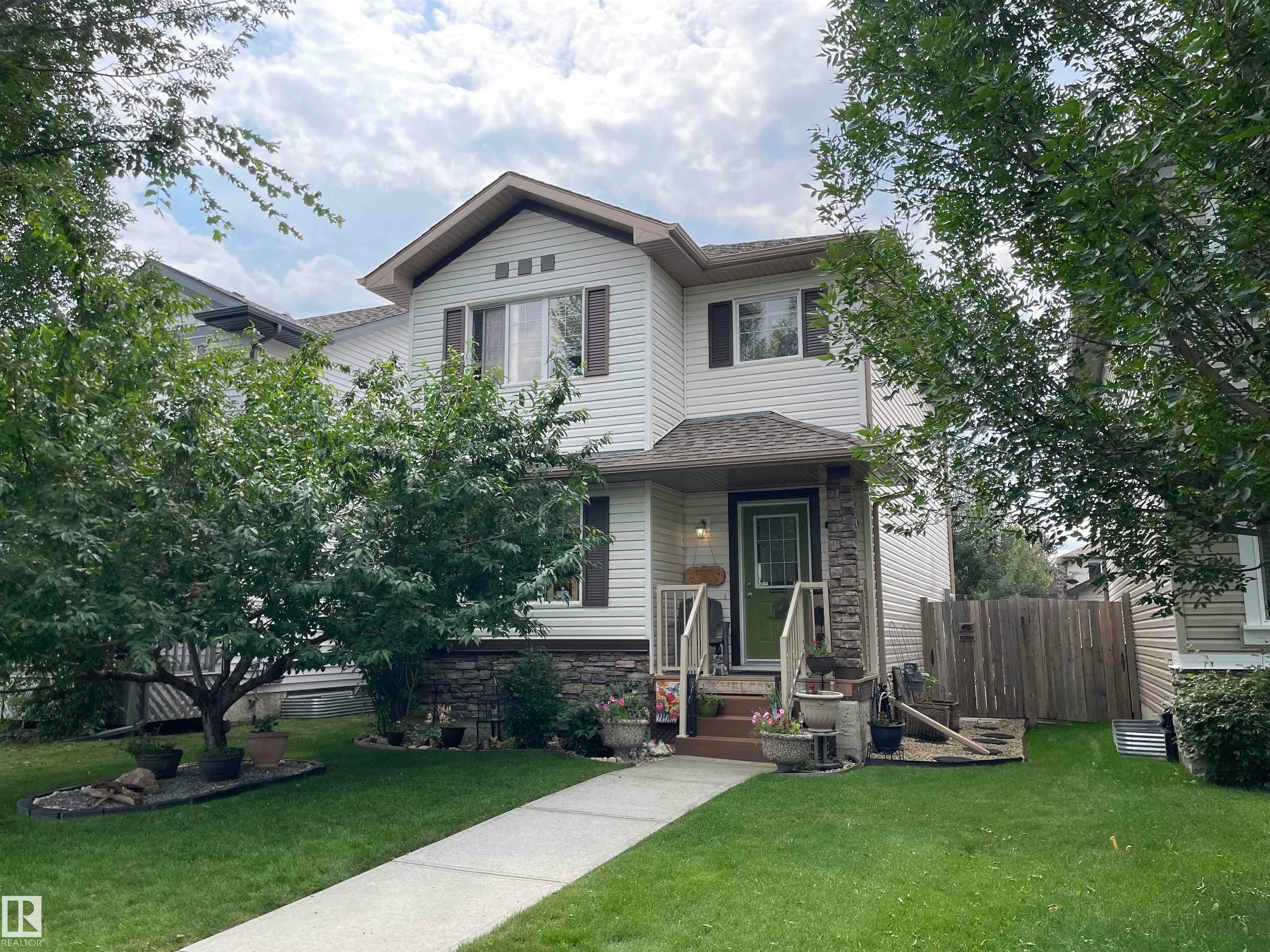9815 104 Avenue, Morinville, AB, T8R 0C2