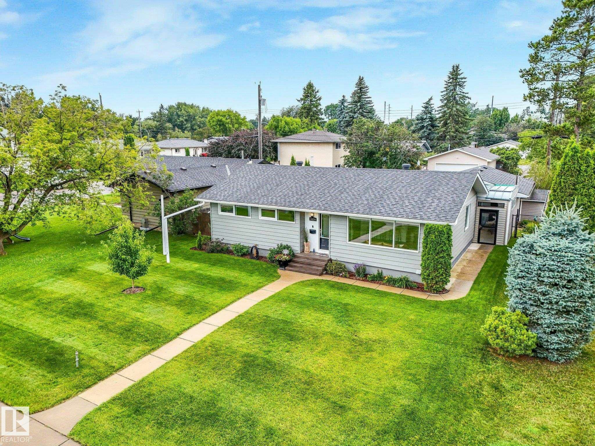 15224 79a Avenue, Edmonton, AB, T5R 3H4