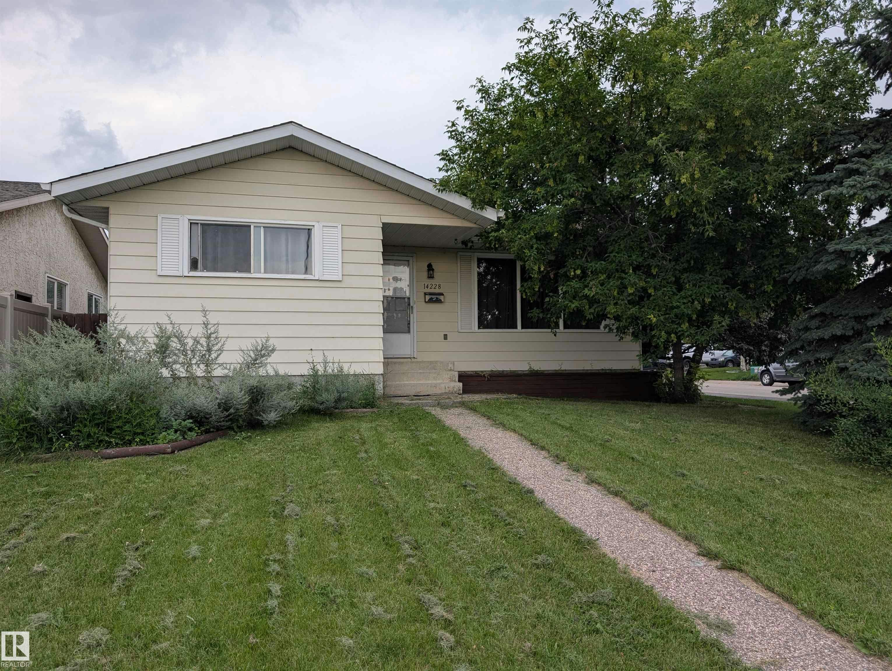 14228 22 Street, Edmonton, AB, T5Y 1E5