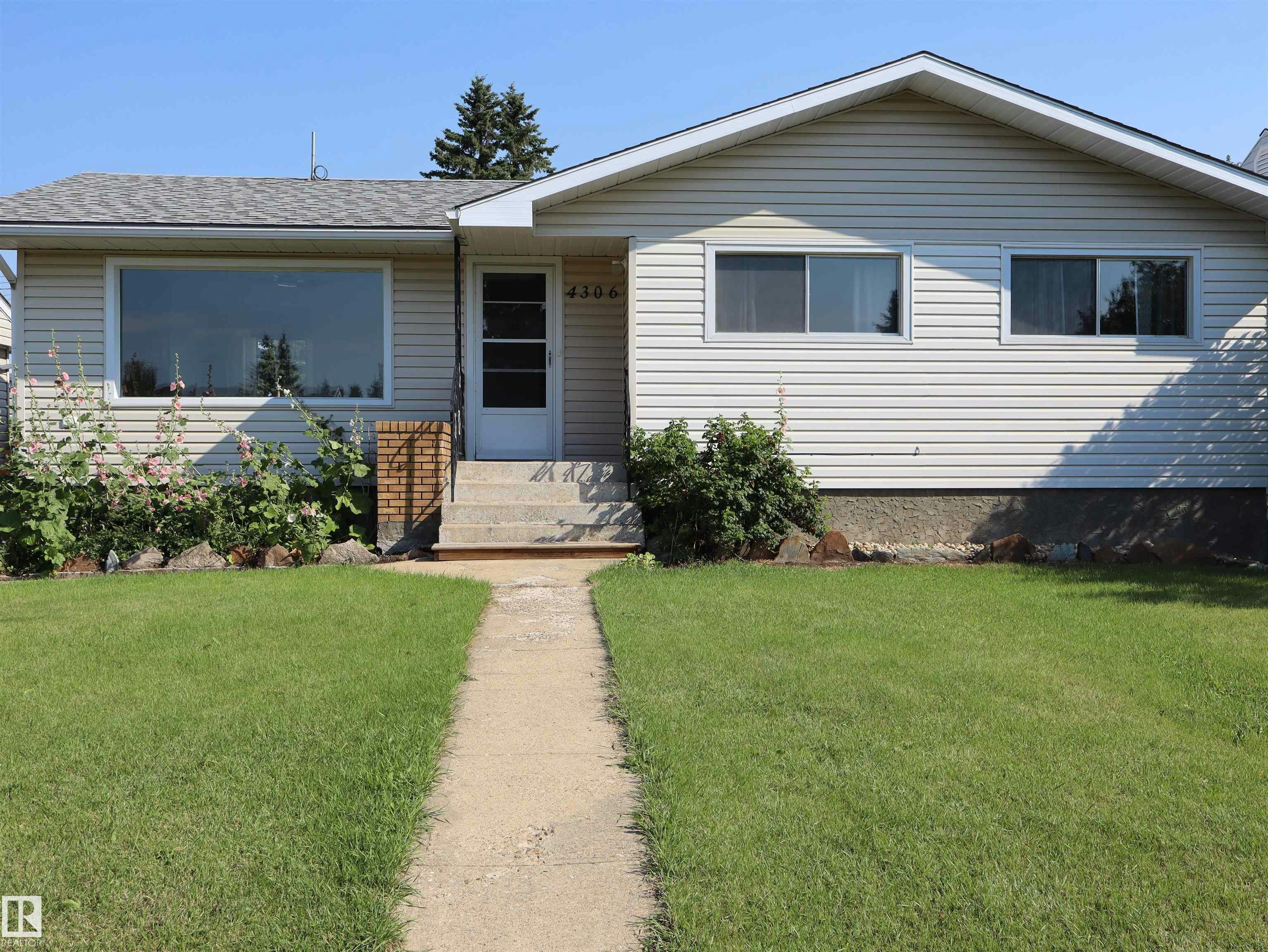 4306 - 55 Ave, Barrhead, AB, T7N 1K1