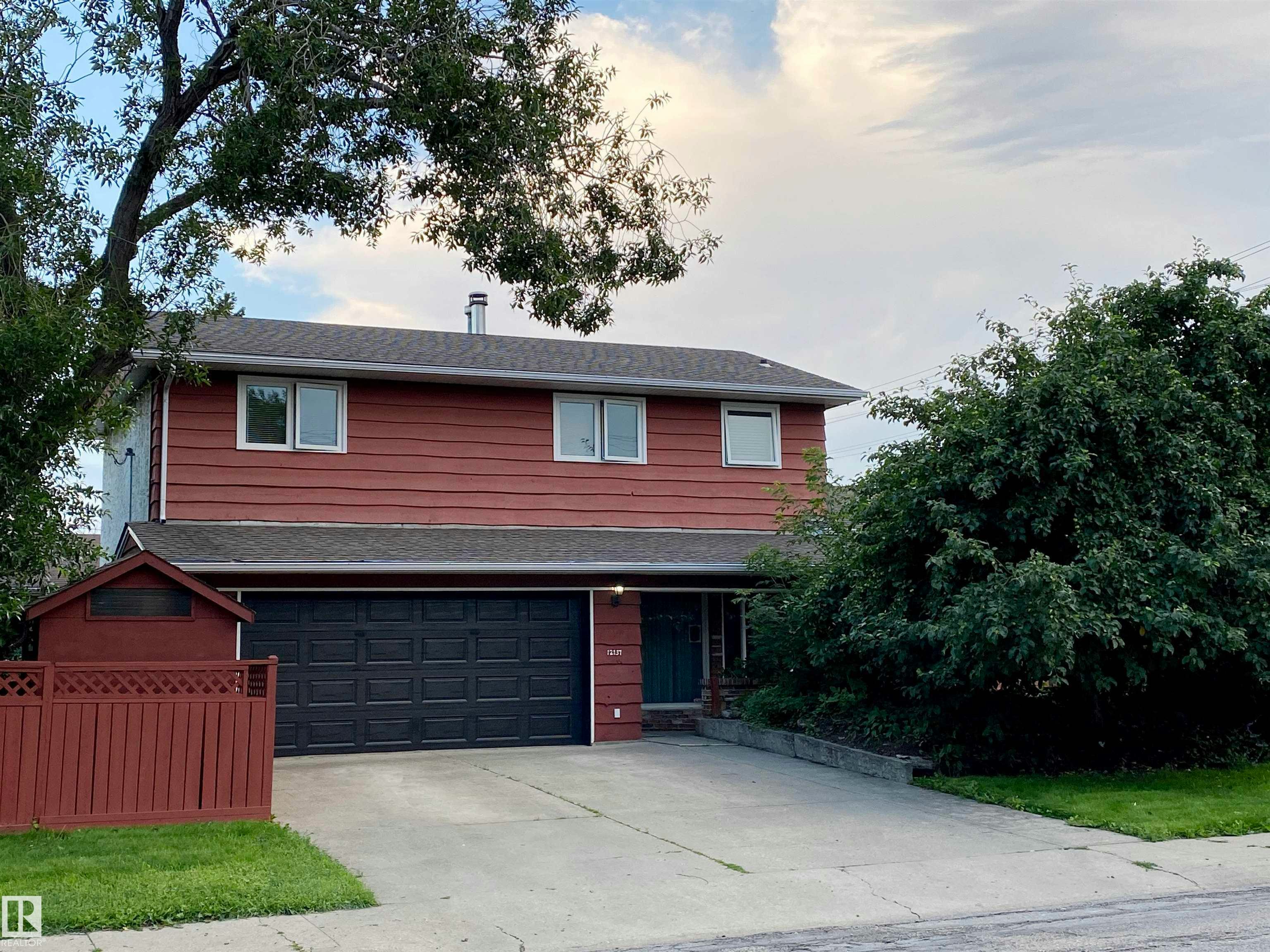 12137 50 Street, Edmonton, AB, T5W 3C6