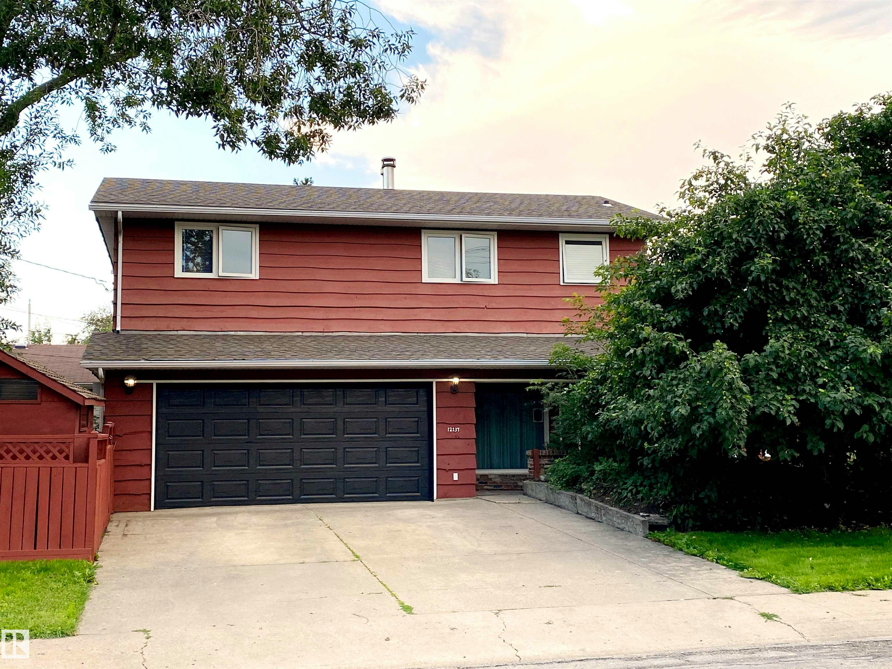 12137 50 Street, Edmonton, AB, T5W 3C6