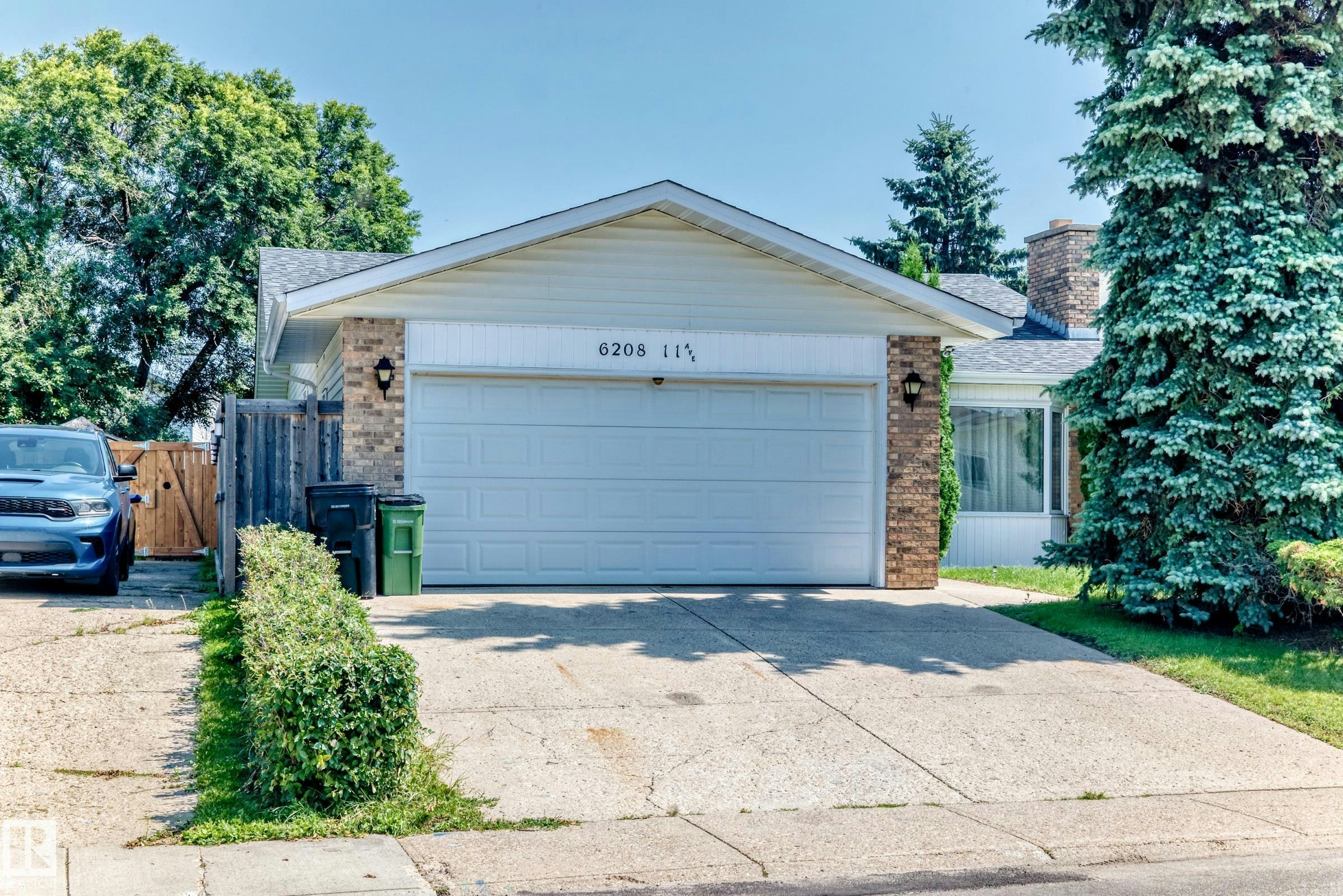 6208 11 Ave Nw, Edmonton, AB, T6L 2G4