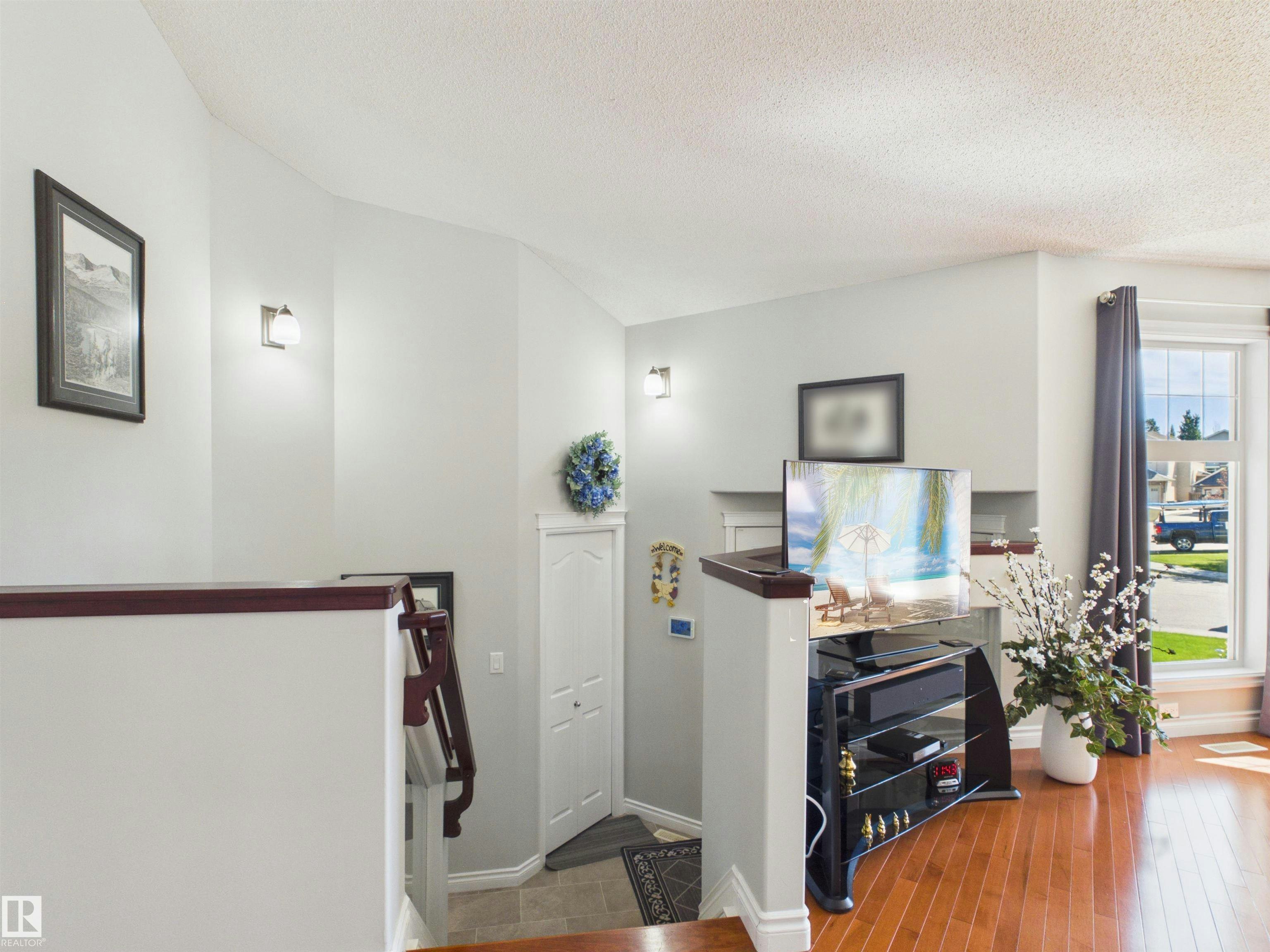 2043 Christopher Close - 2
