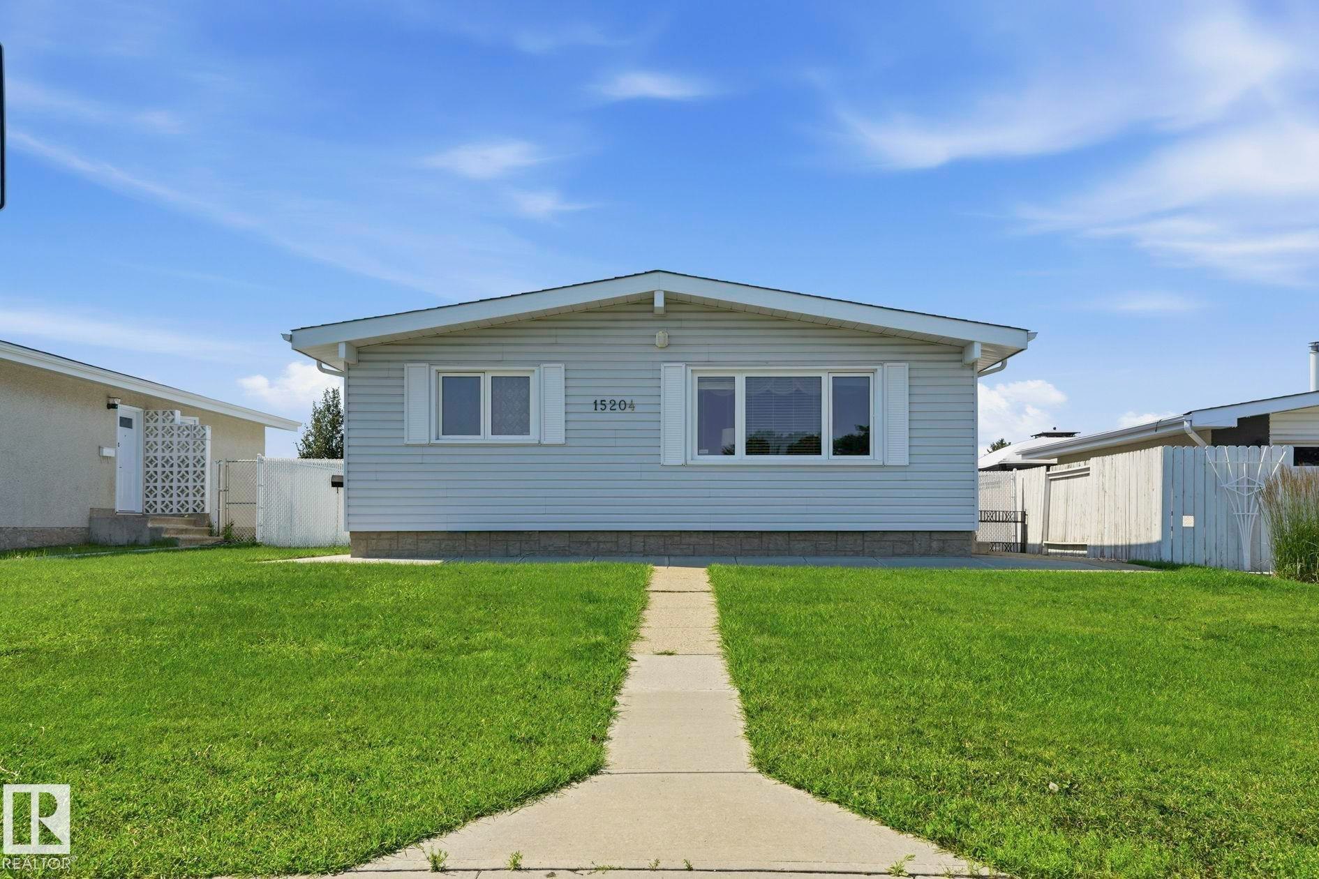 15204 75a Street, Edmonton, AB, T5C 1A7