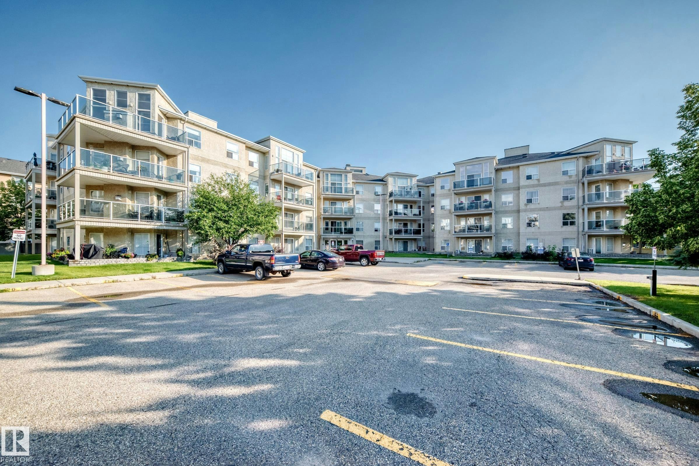 201-9760 174 Street, Edmonton, AB, T5T 6J4