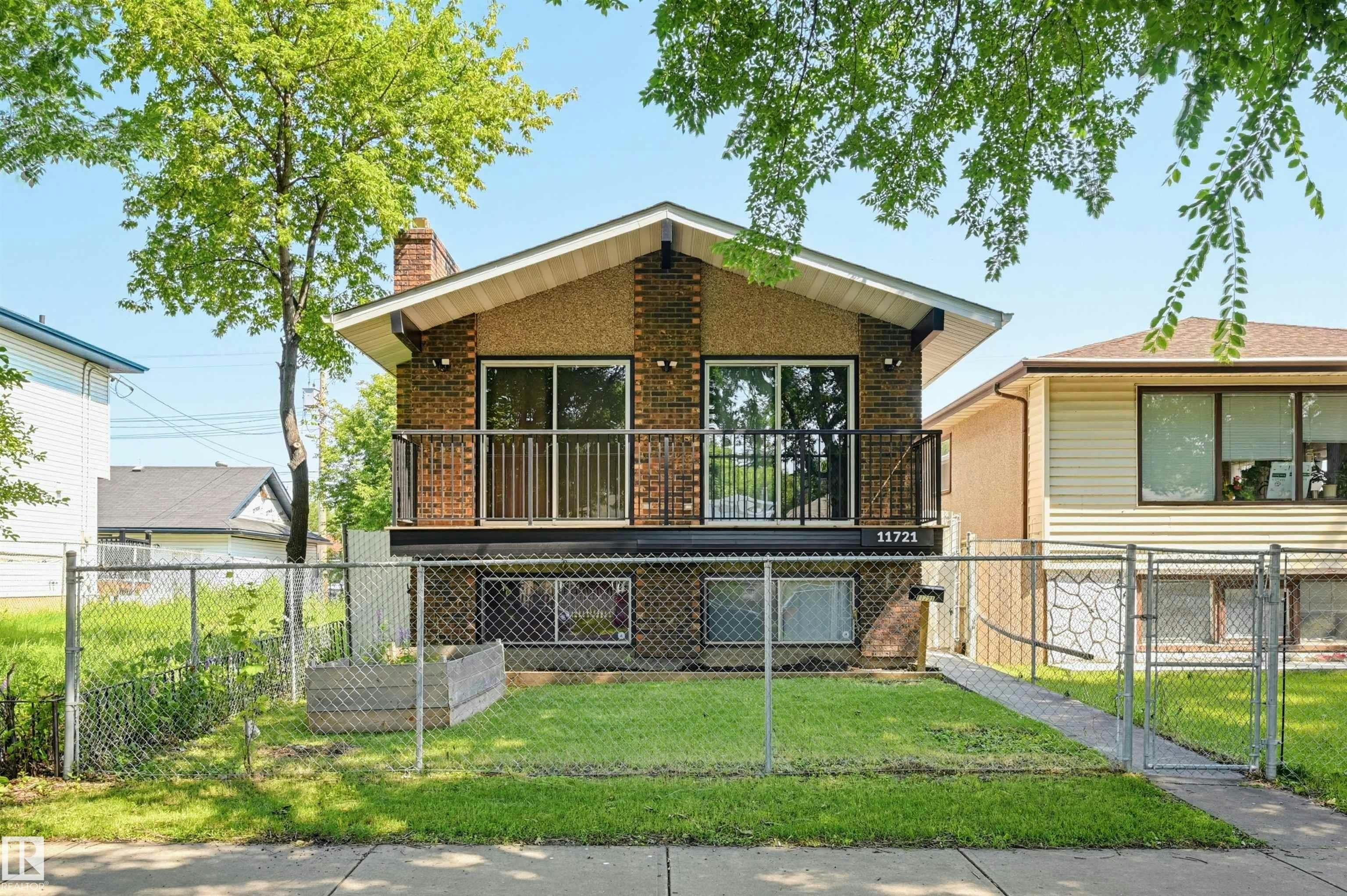 11721 83 Street, Edmonton, AB, T5B 2Z1