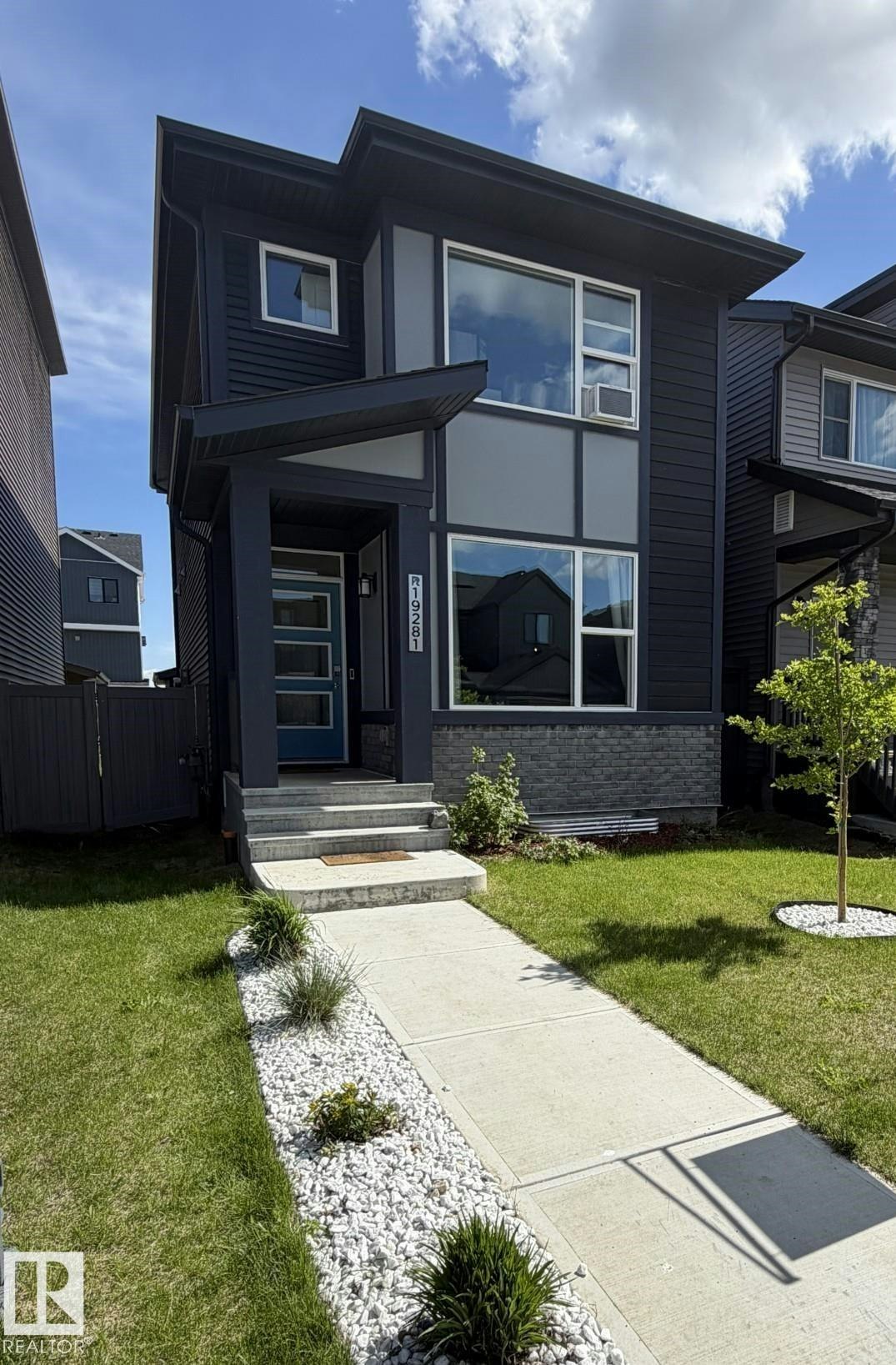19281 22a Avenue, Edmonton, AB, T6M 1P8