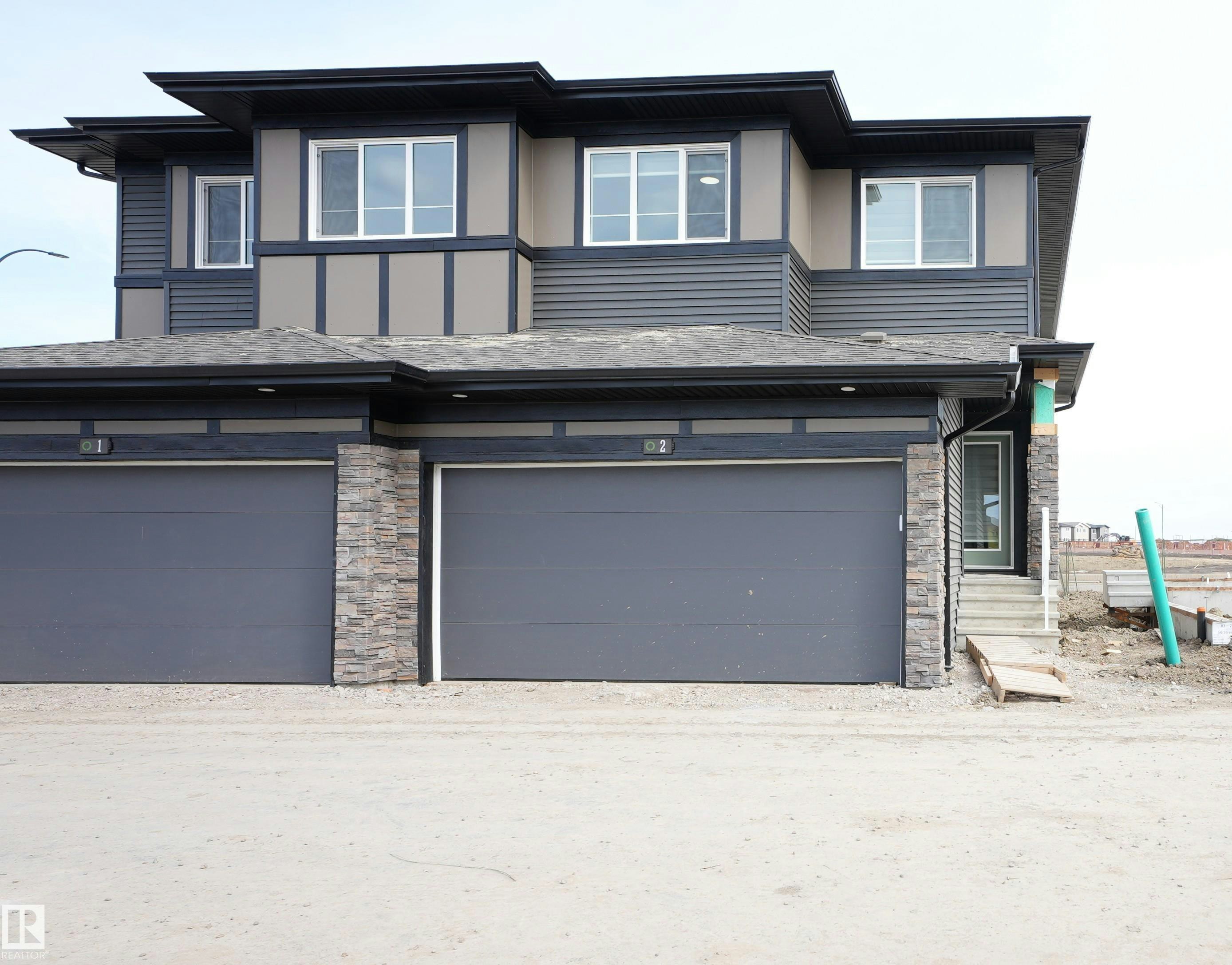 2-2710 66 Street, Edmonton, AB, T6X 3H4