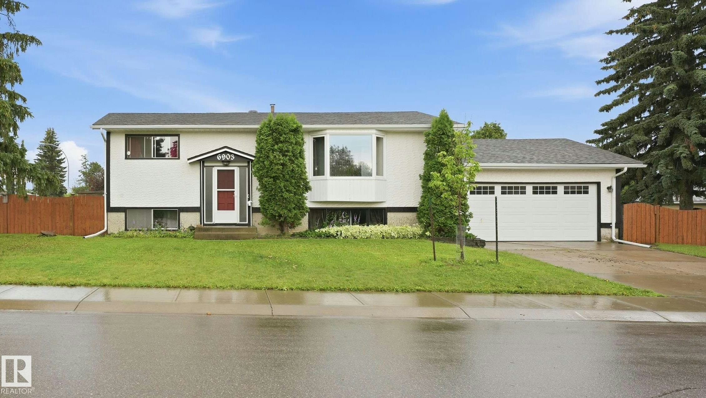 6903 151 Avenue, Edmonton, AB, T5C 2Y6