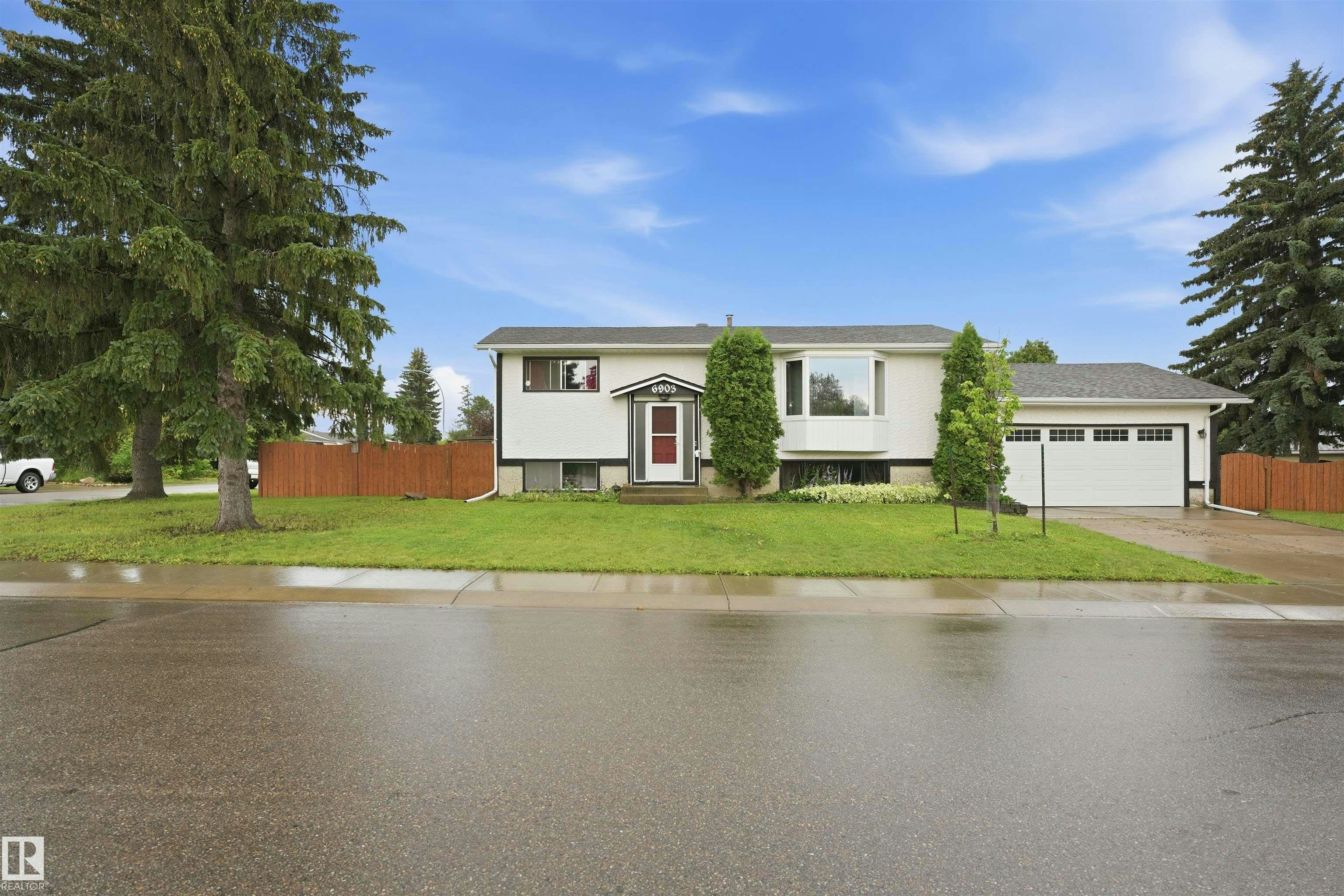 6903 151 Avenue, Edmonton, AB, T5C 2Y6