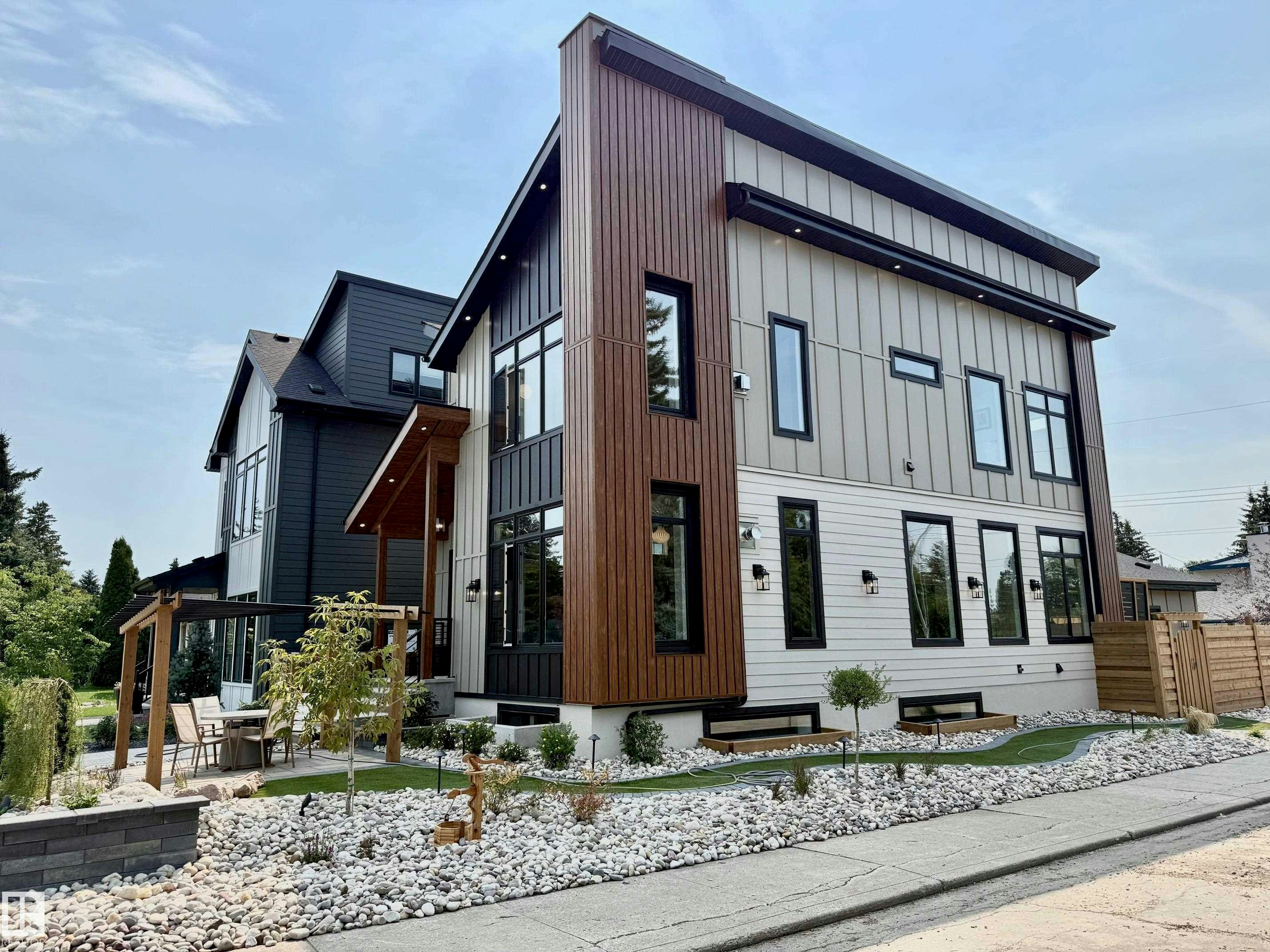 4142 122 Street, Edmonton, AB, T6J 0W8
