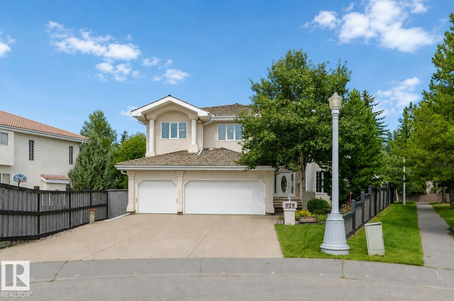 928 Heacock Road, Edmonton, AB, T6R 2L9