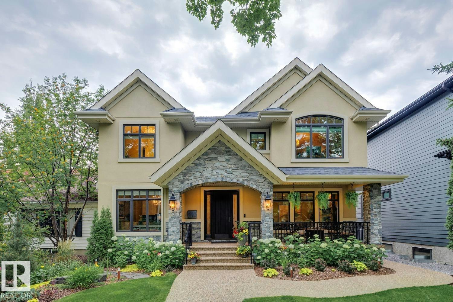8927 117 Street, Edmonton, AB, T6G 1R8