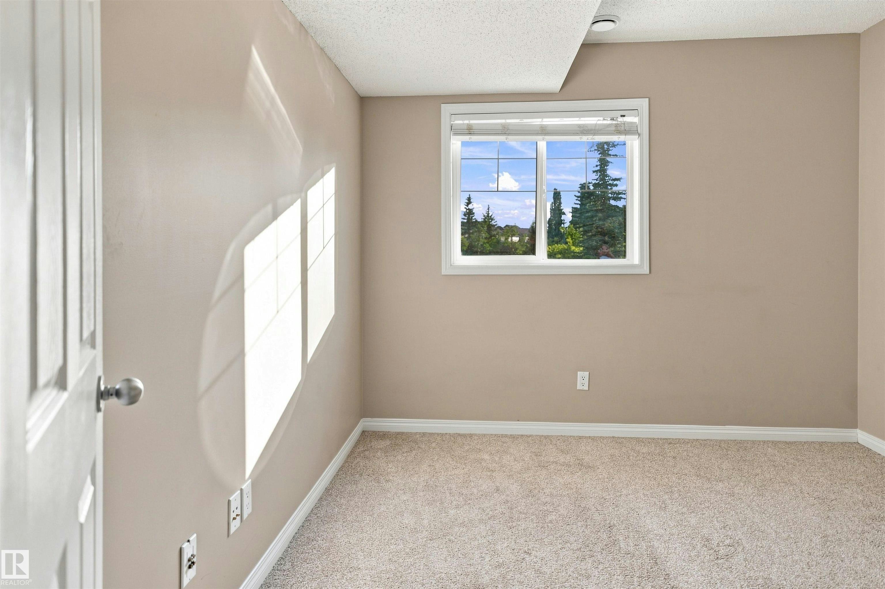 1328 80 Street, Edmonton, AB, T6X 1H4 - 27