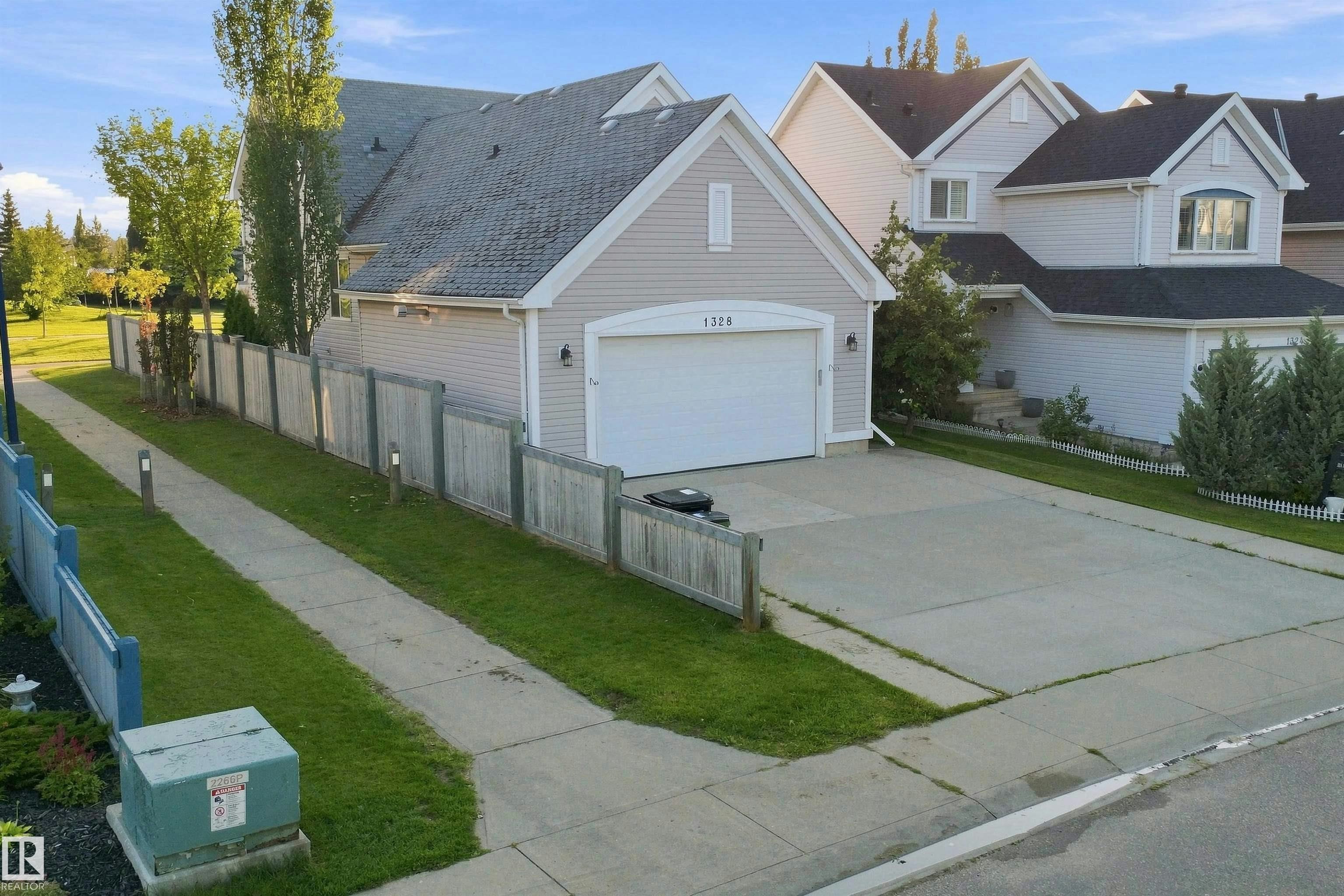 1328 80 Street, Edmonton, AB, T6X 1H4 - 37