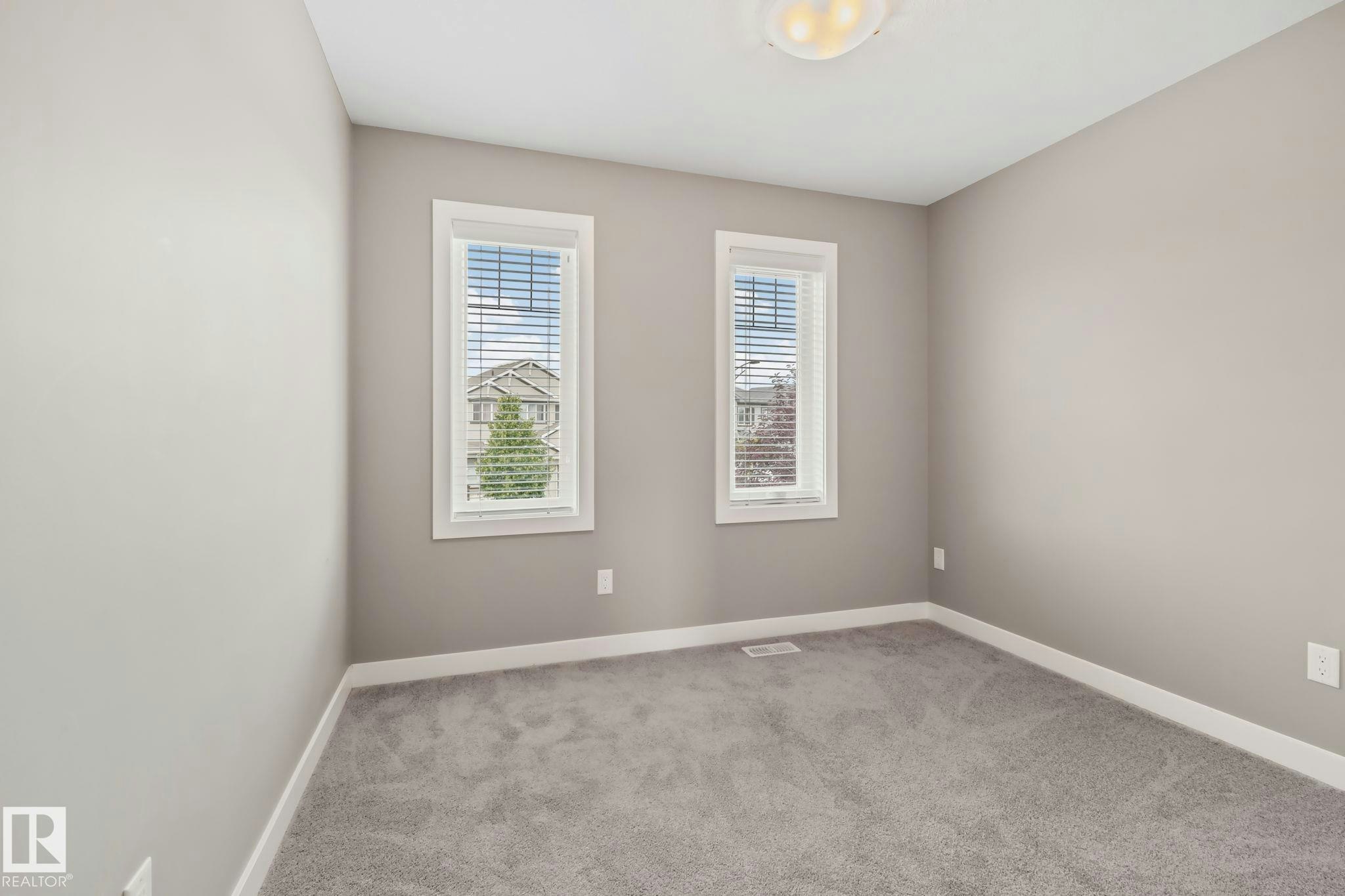 16715 40 Street, Edmonton, AB, T5Y 0X9 - 16