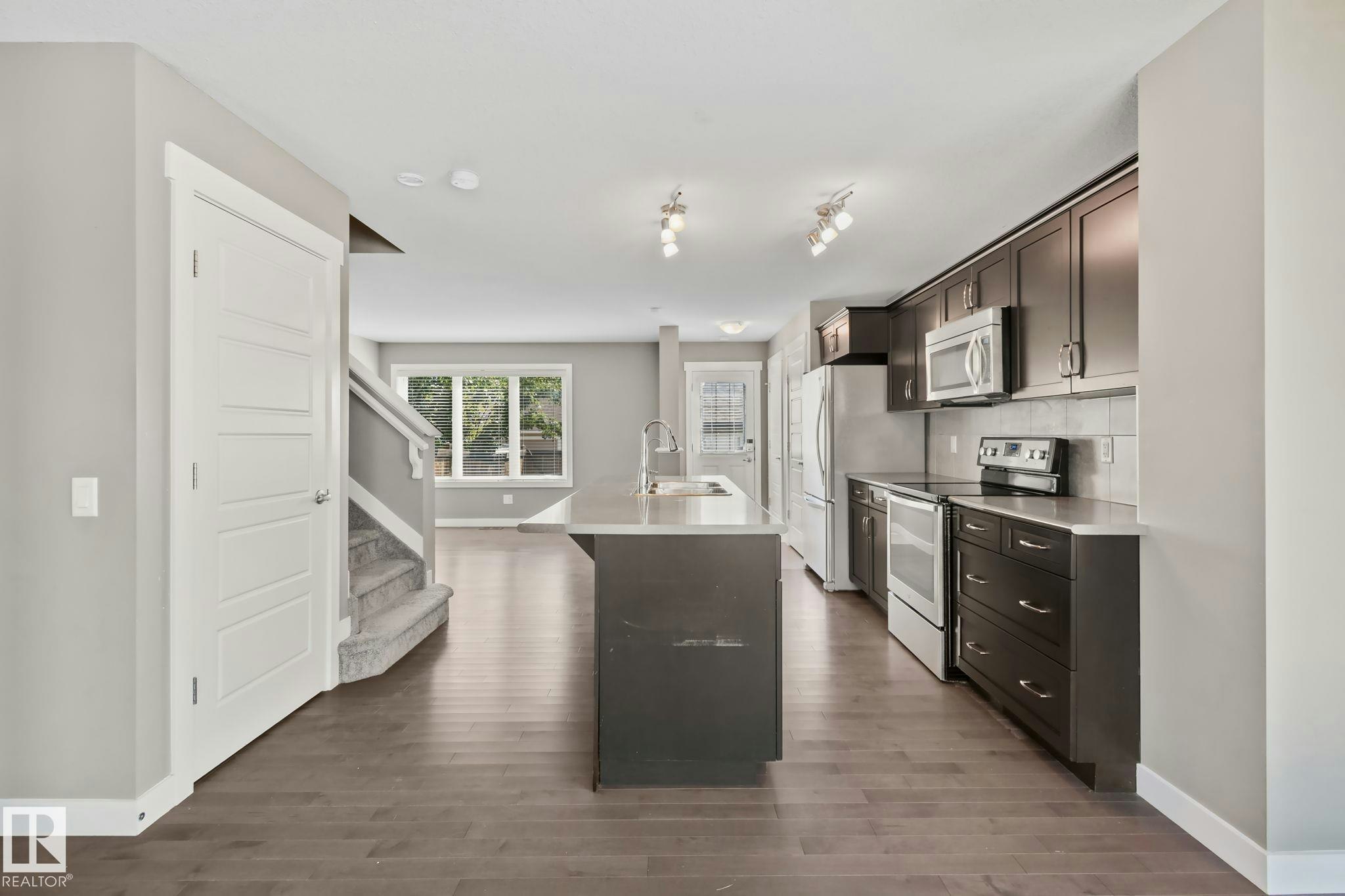 16715 40 Street, Edmonton, AB, T5Y 0X9 - 6