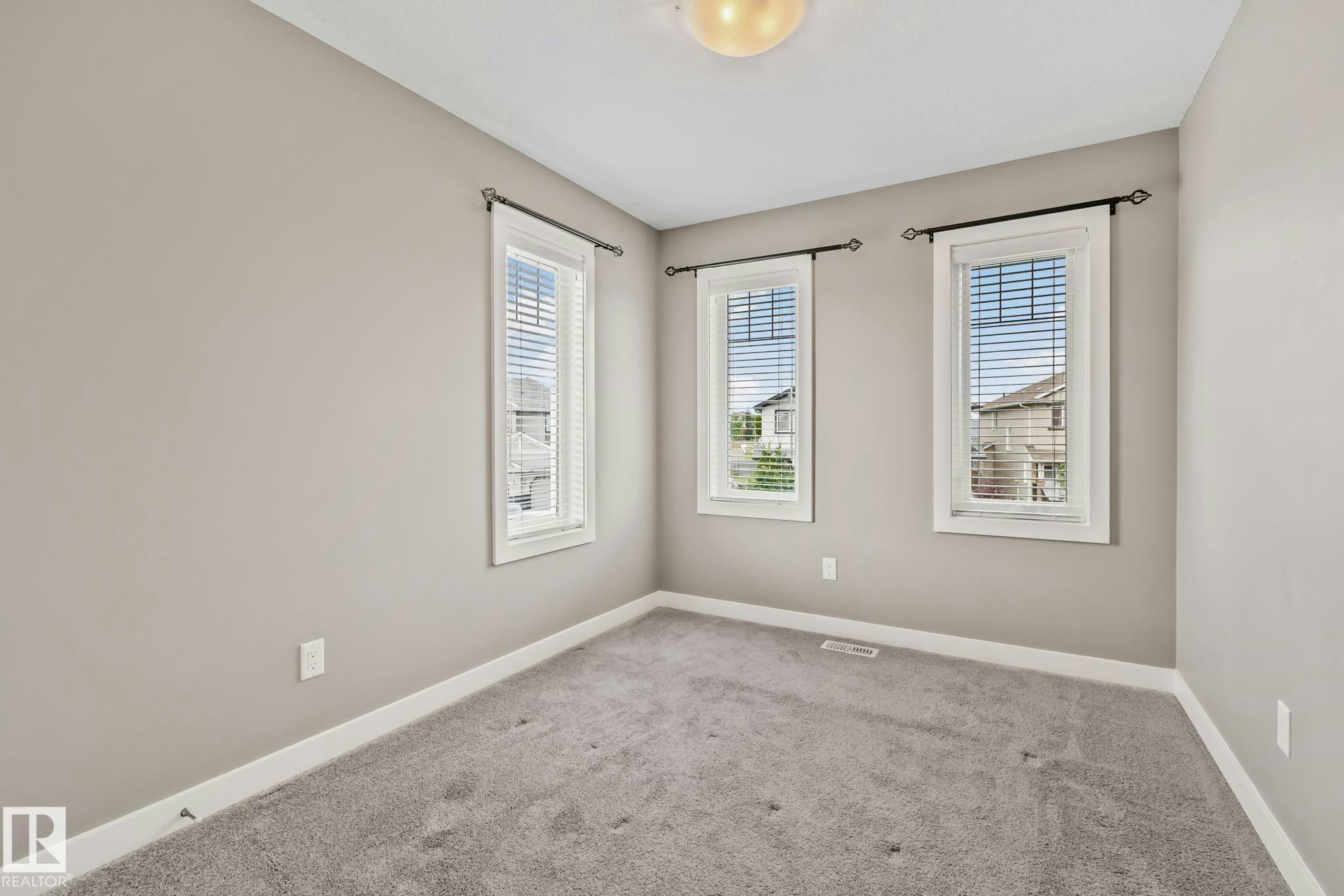 16715 40 Street, Edmonton, AB, T5Y 0X9 - 17