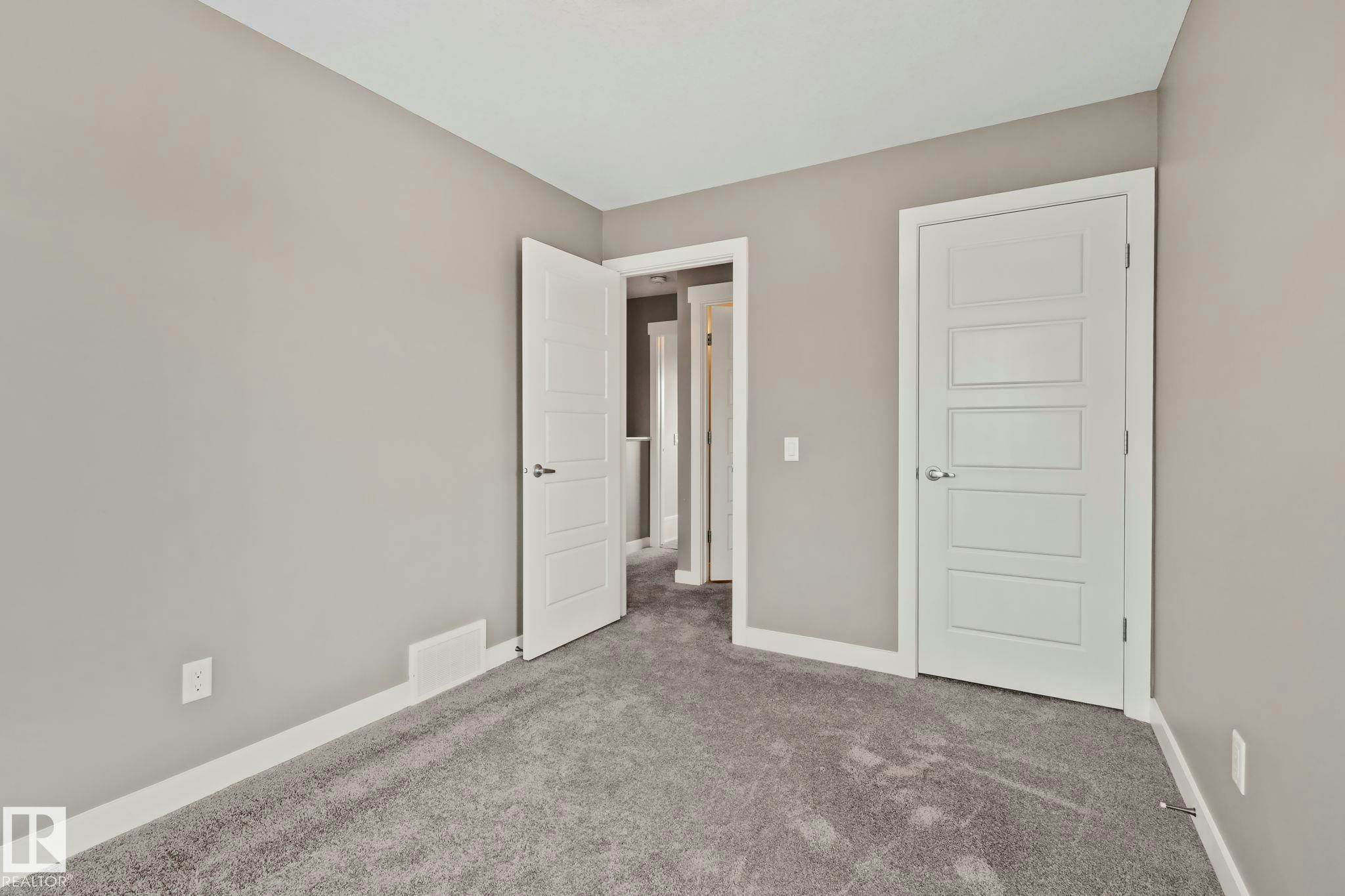 16715 40 Street, Edmonton, AB, T5Y 0X9 - 18