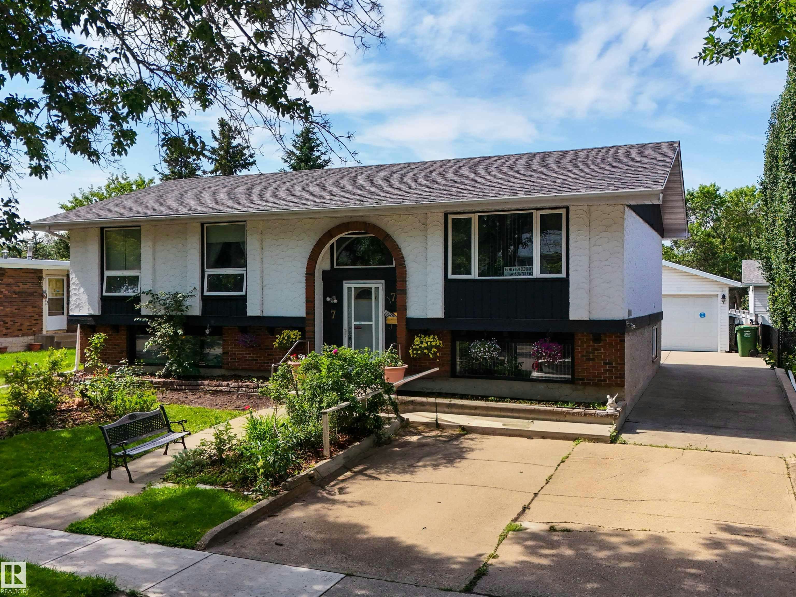 7 Graham Avenue, St. Albert, AB, T8N 1T4
