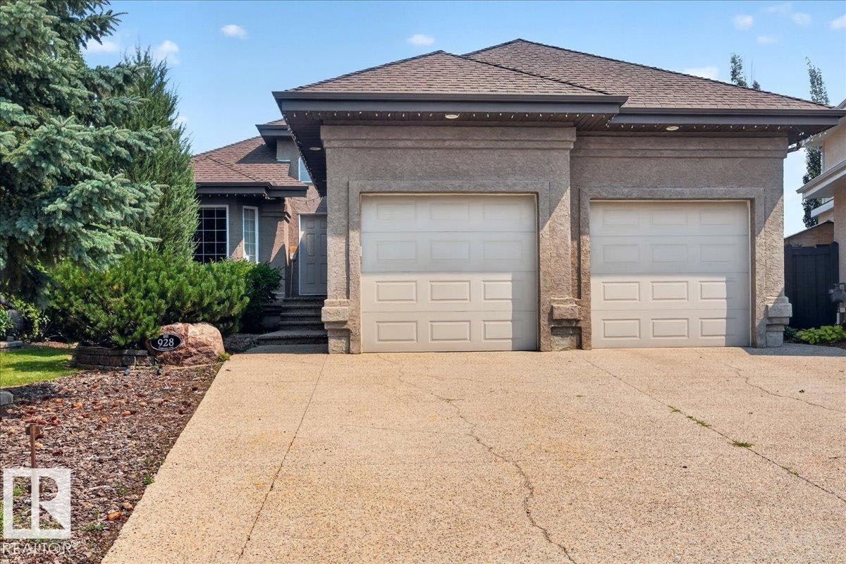 928 Thompson Place, Edmonton, AB, T6R 3K4
