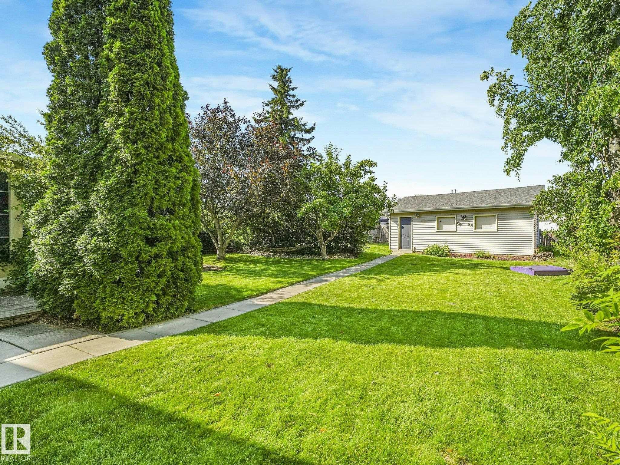 3527 41 Avenue, Edmonton, AB, T6L 5S5