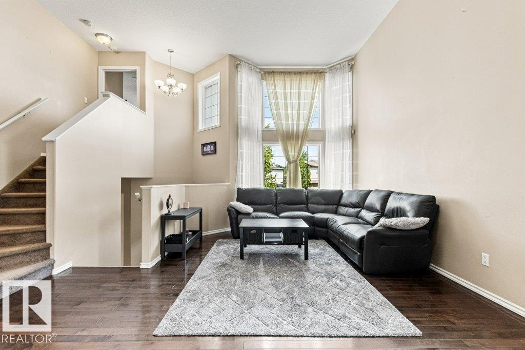 4512 210 Street, Edmonton, AB, T6M 0G5