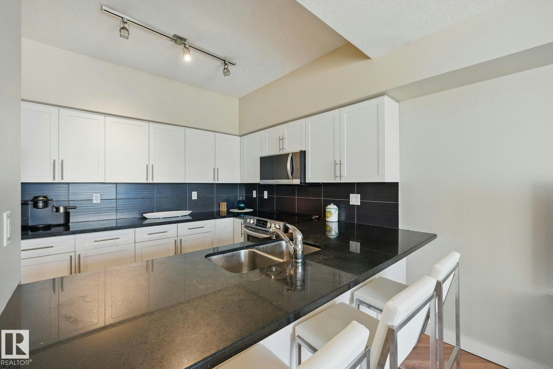 2701-10136 104 Street, Edmonton, AB, T5J 0B5 - 11