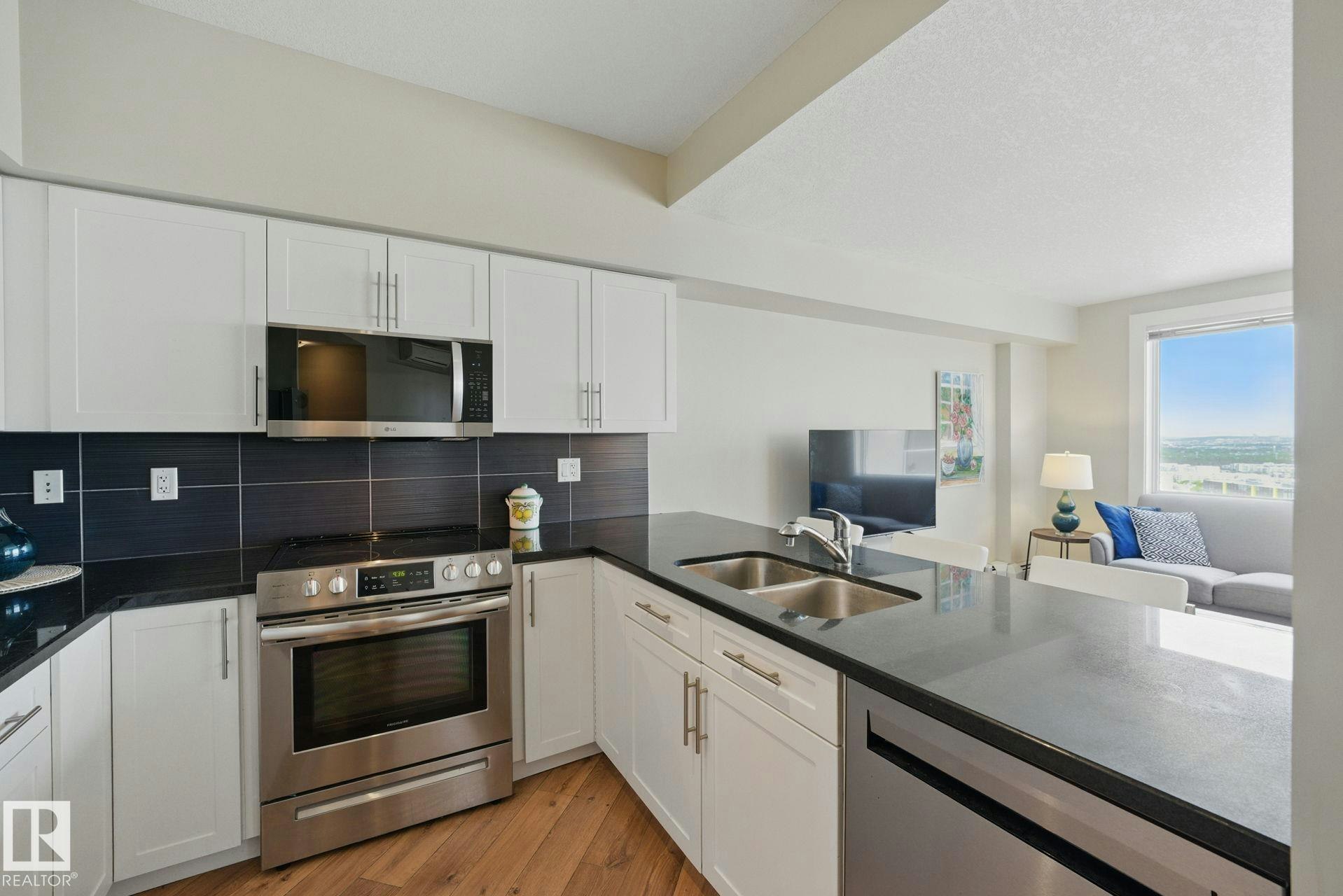 2701-10136 104 Street, Edmonton, AB, T5J 0B5 - 9