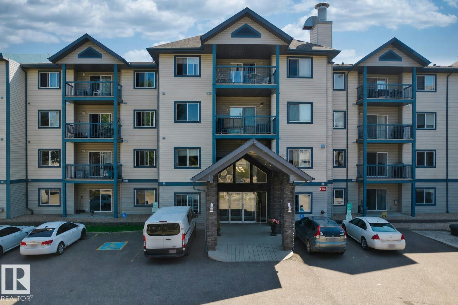224-16303 95 Street, Edmonton, AB, T5Z 3V1