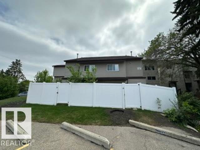 12C Meadowlark Village, Edmonton, AB, T5R 5X3