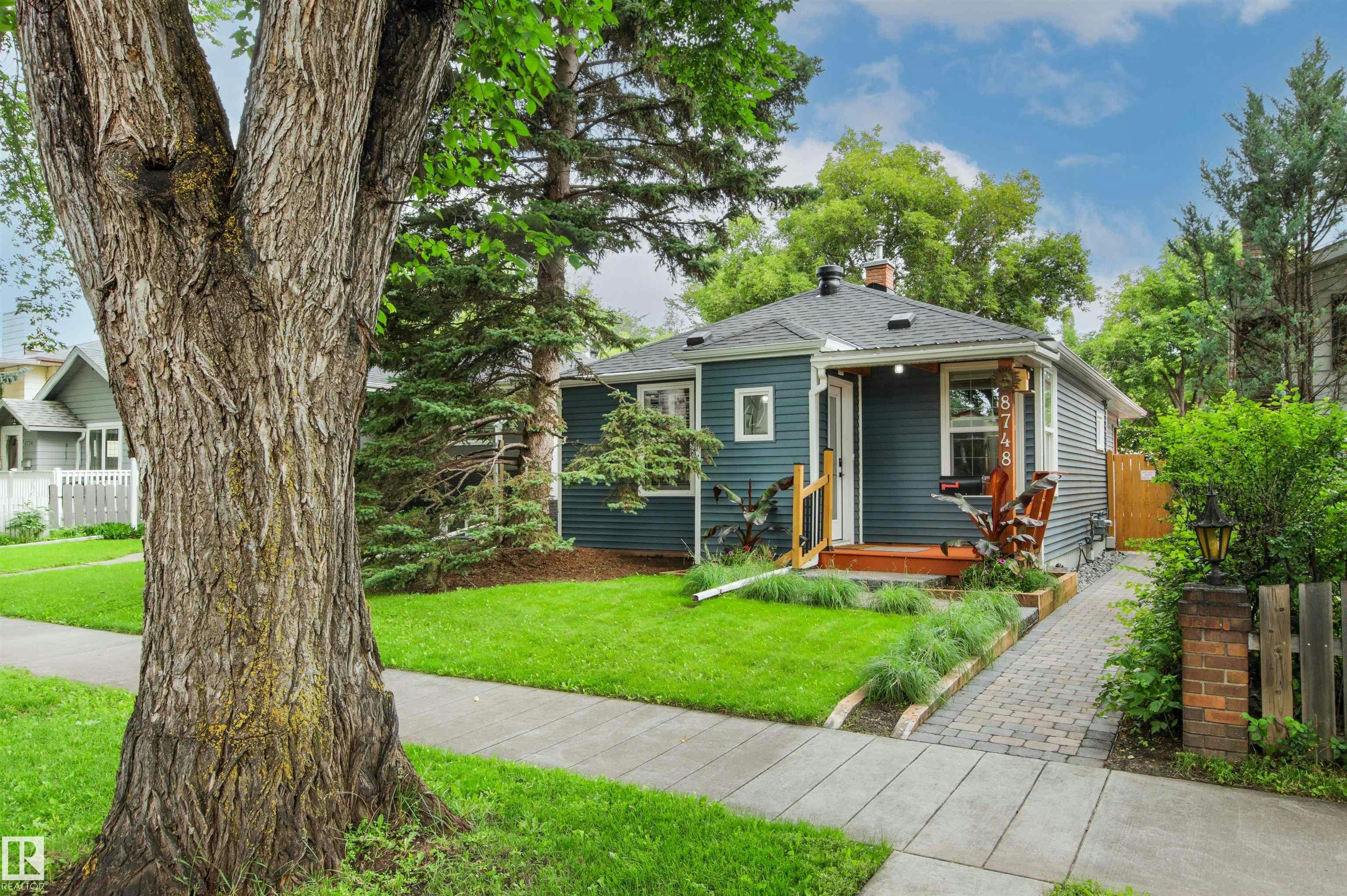 8748 80 Avenue, Edmonton, AB, T6C 0T5