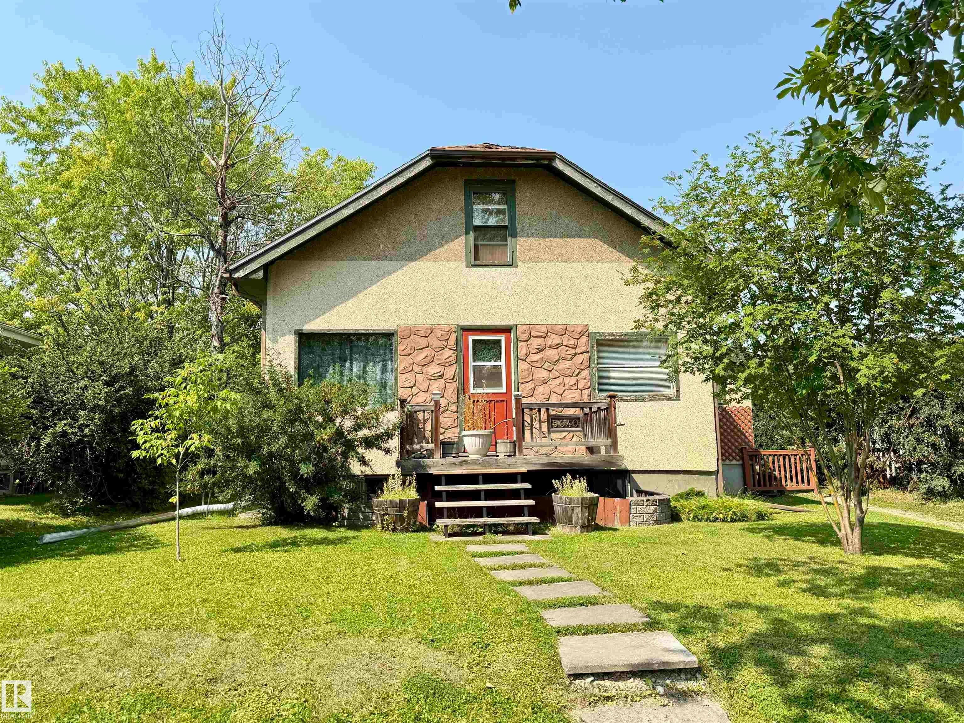 5040 49 Street, Drayton Valley, AB, T7A 1C9