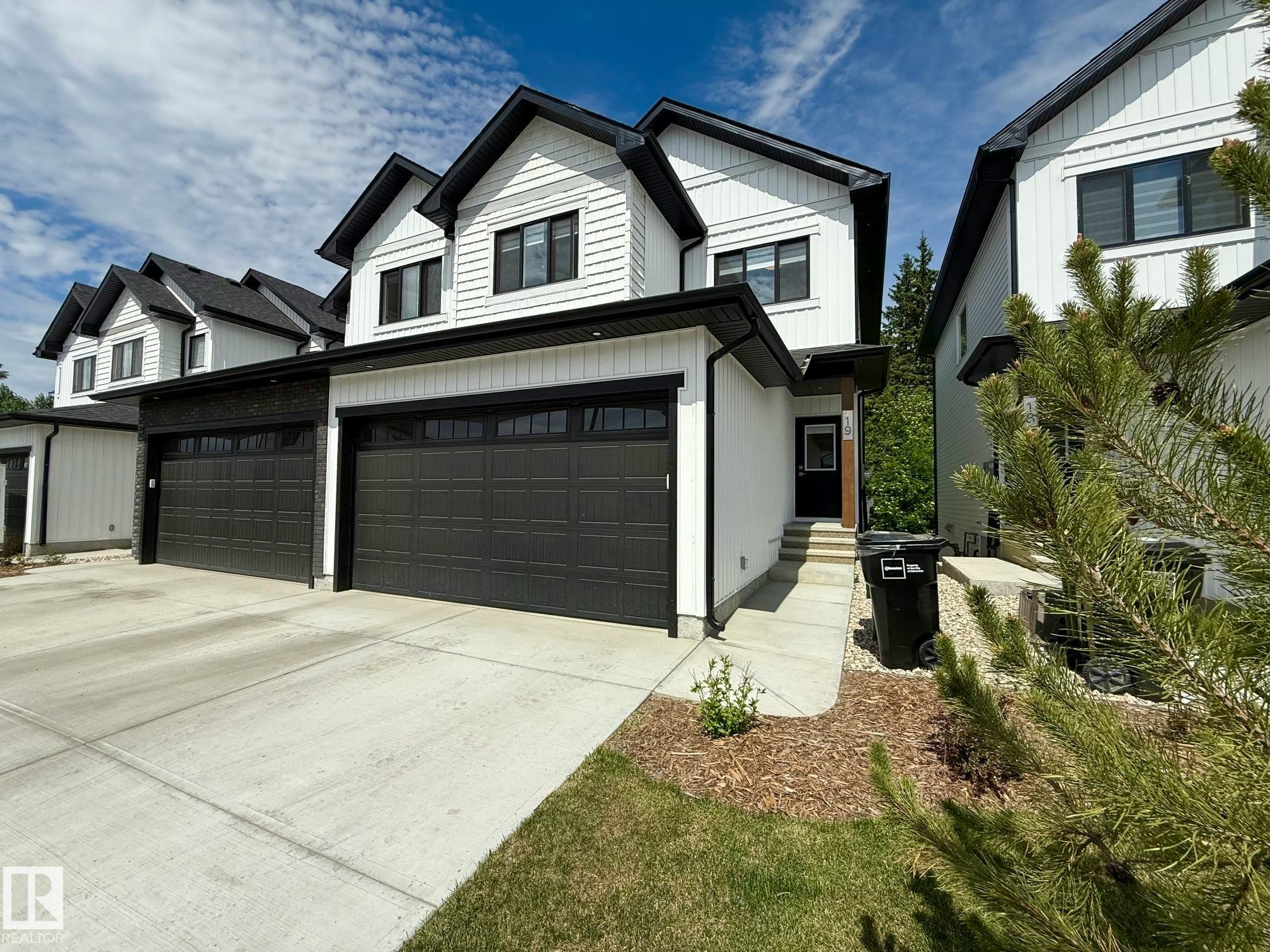 19-5122 213a Street, Edmonton, AB, T6M 1M6