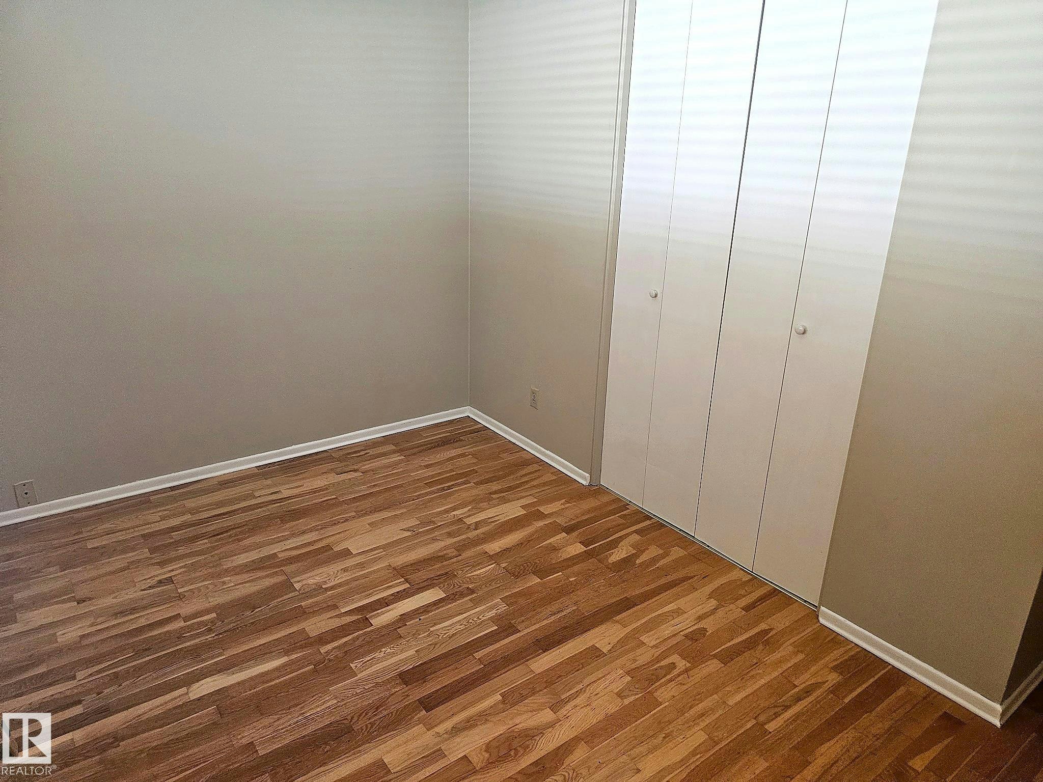 7812 144 Avenue, Edmonton, AB, T5C 2S1 - 7