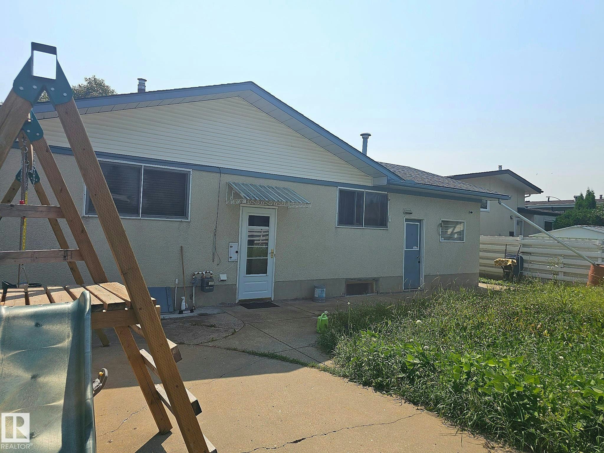 7812 144 Avenue, Edmonton, AB, T5C 2S1 - 16