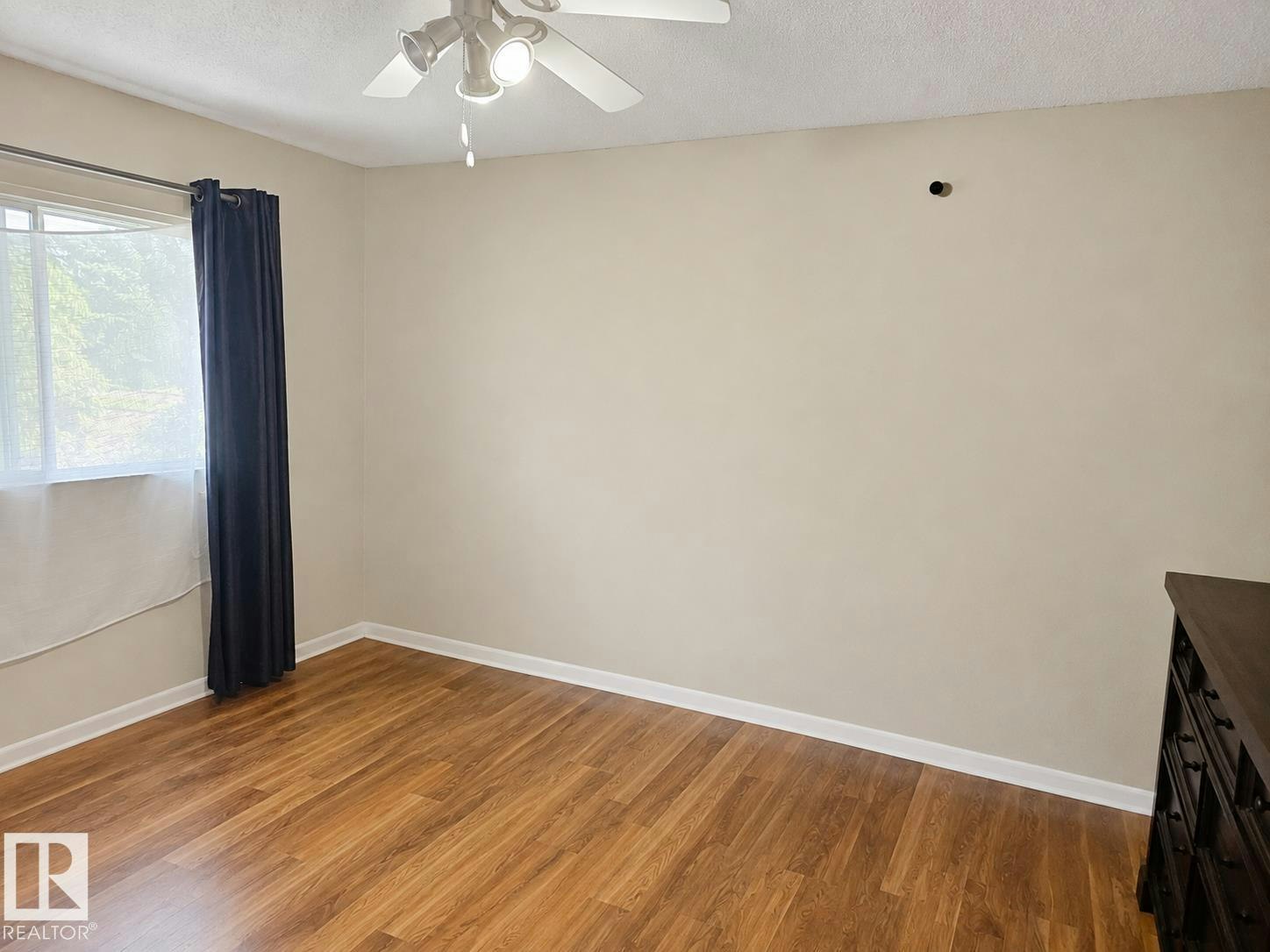 7812 144 Avenue, Edmonton, AB, T5C 2S1 - 6