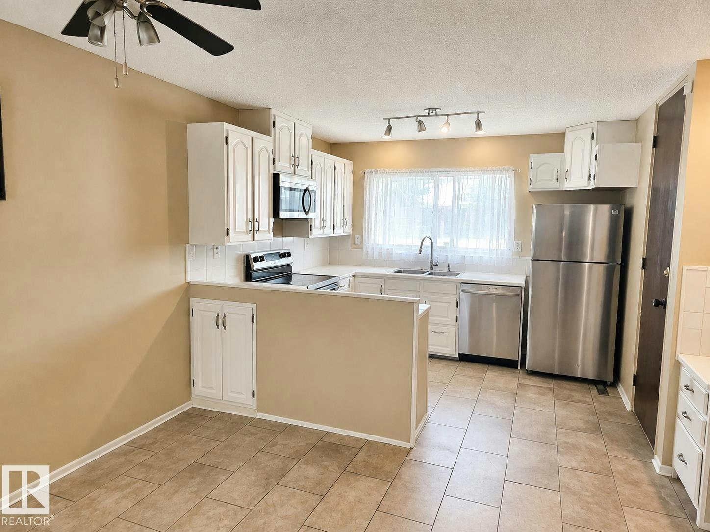 7812 144 Avenue - 2