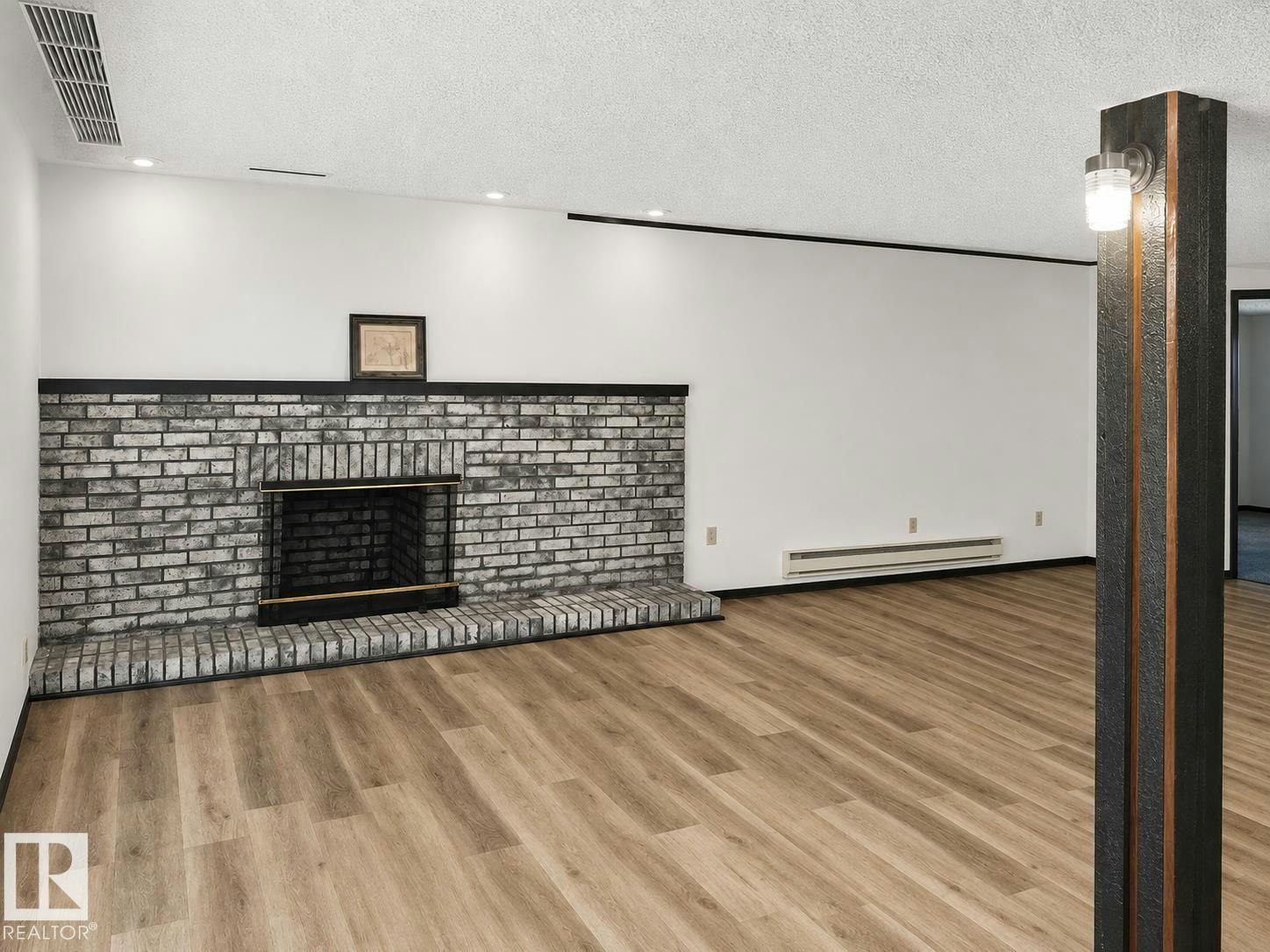 7812 144 Avenue - 4
